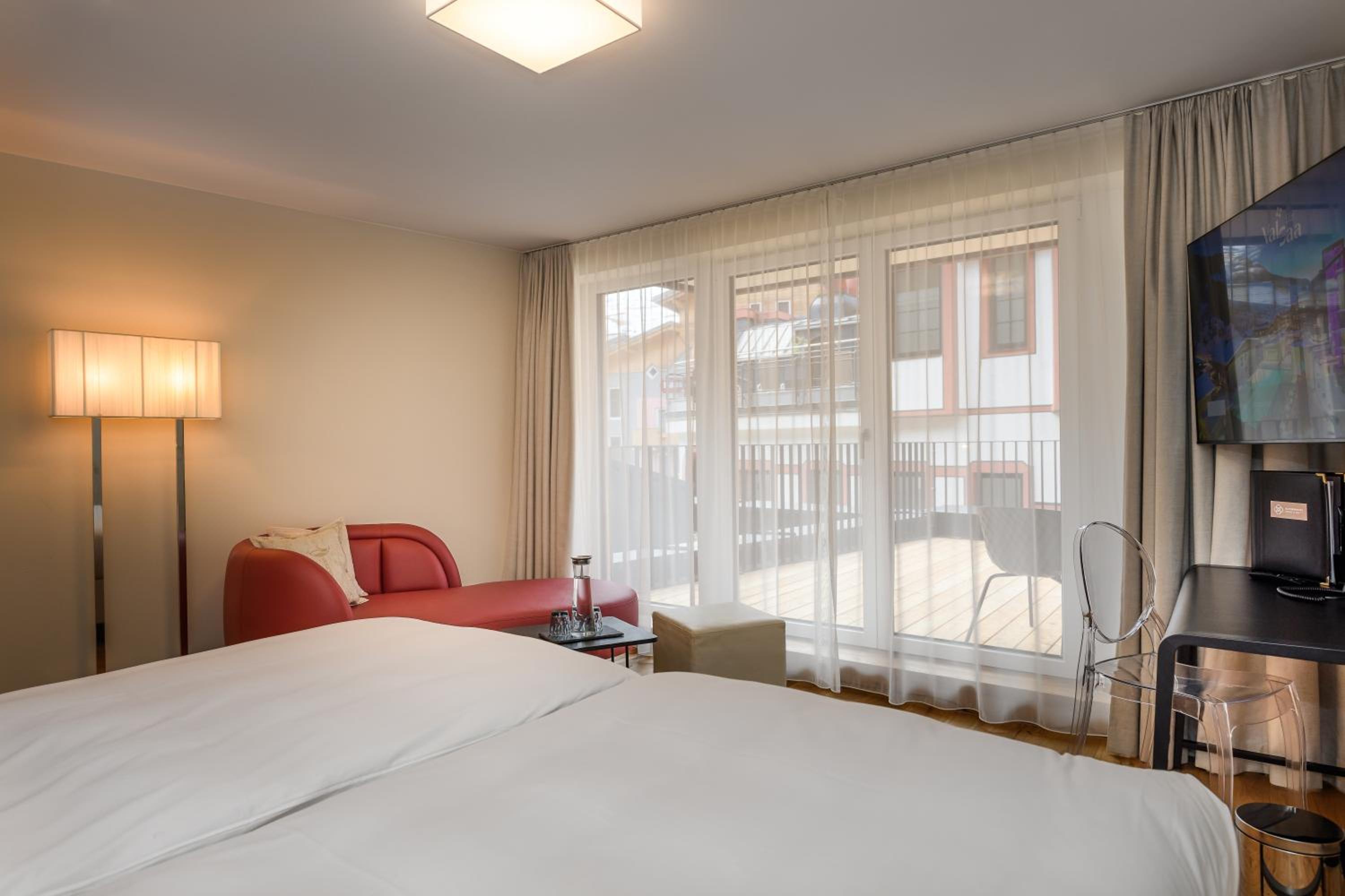 Junior Suite with Mountain View photo 2