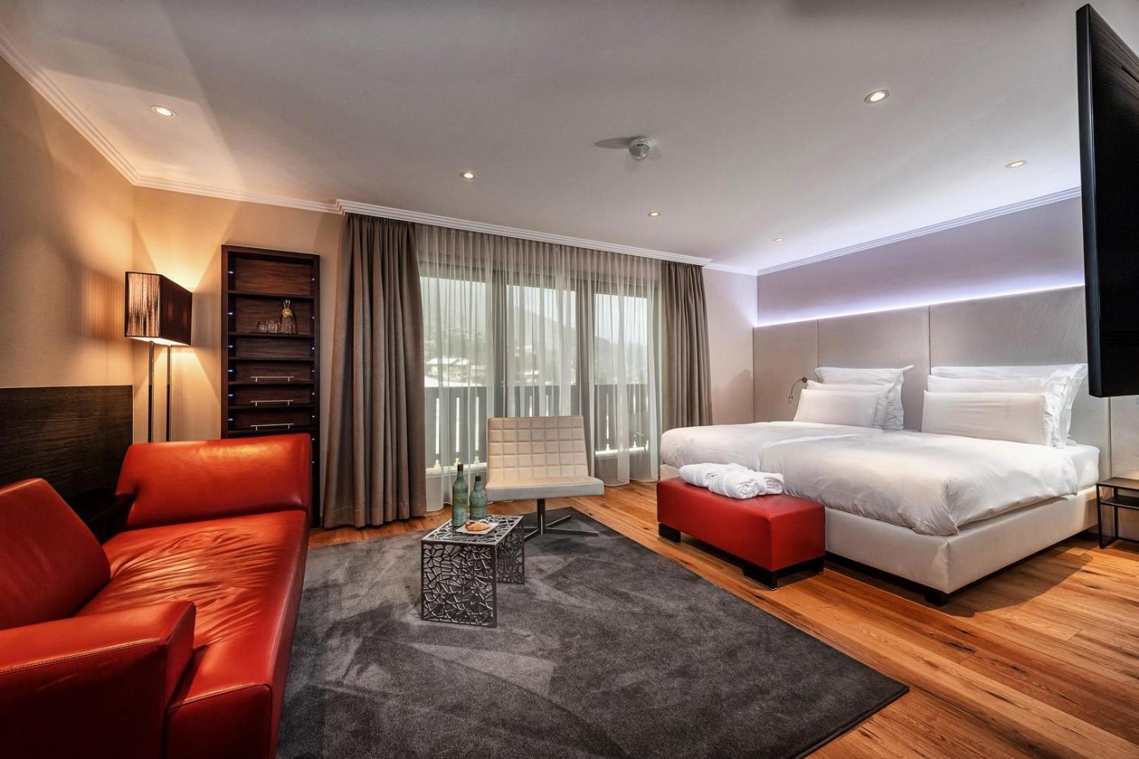 Junior Suite with Mountain View photo 2