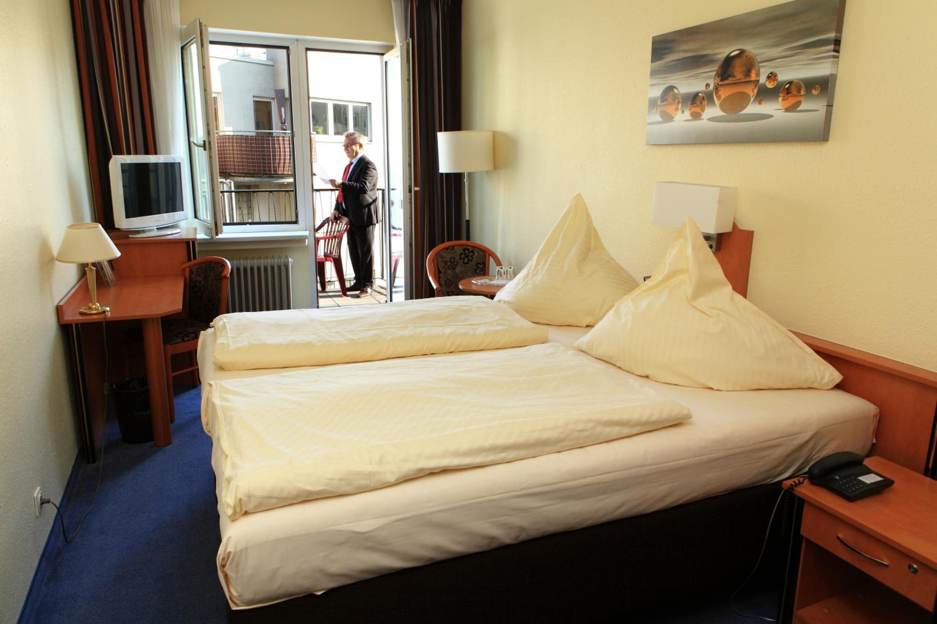 Double Room - Photo 2