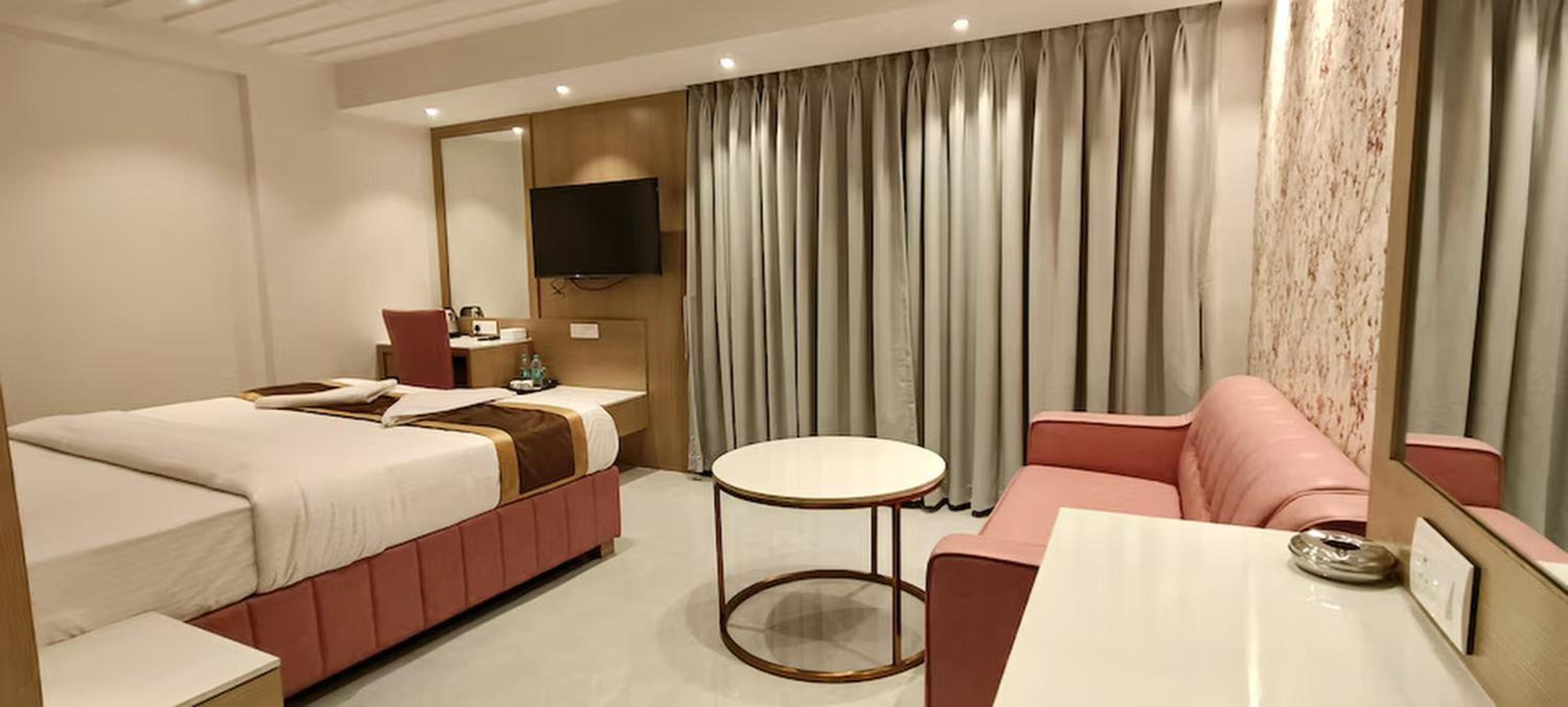 Suite - Photo 2