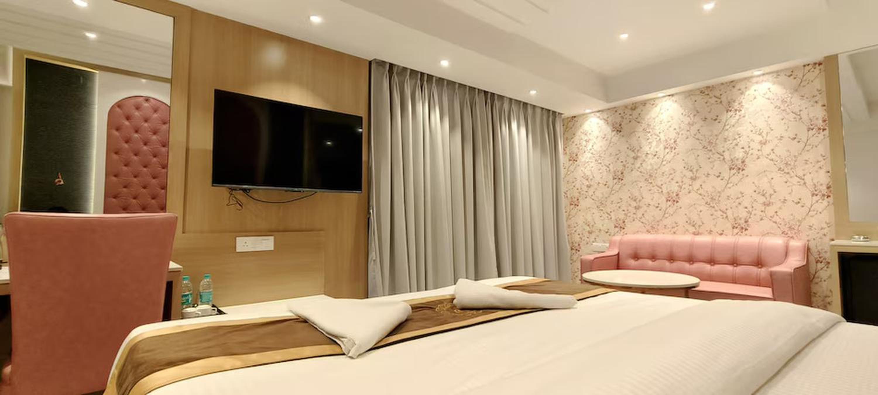 Suite - Photo 5