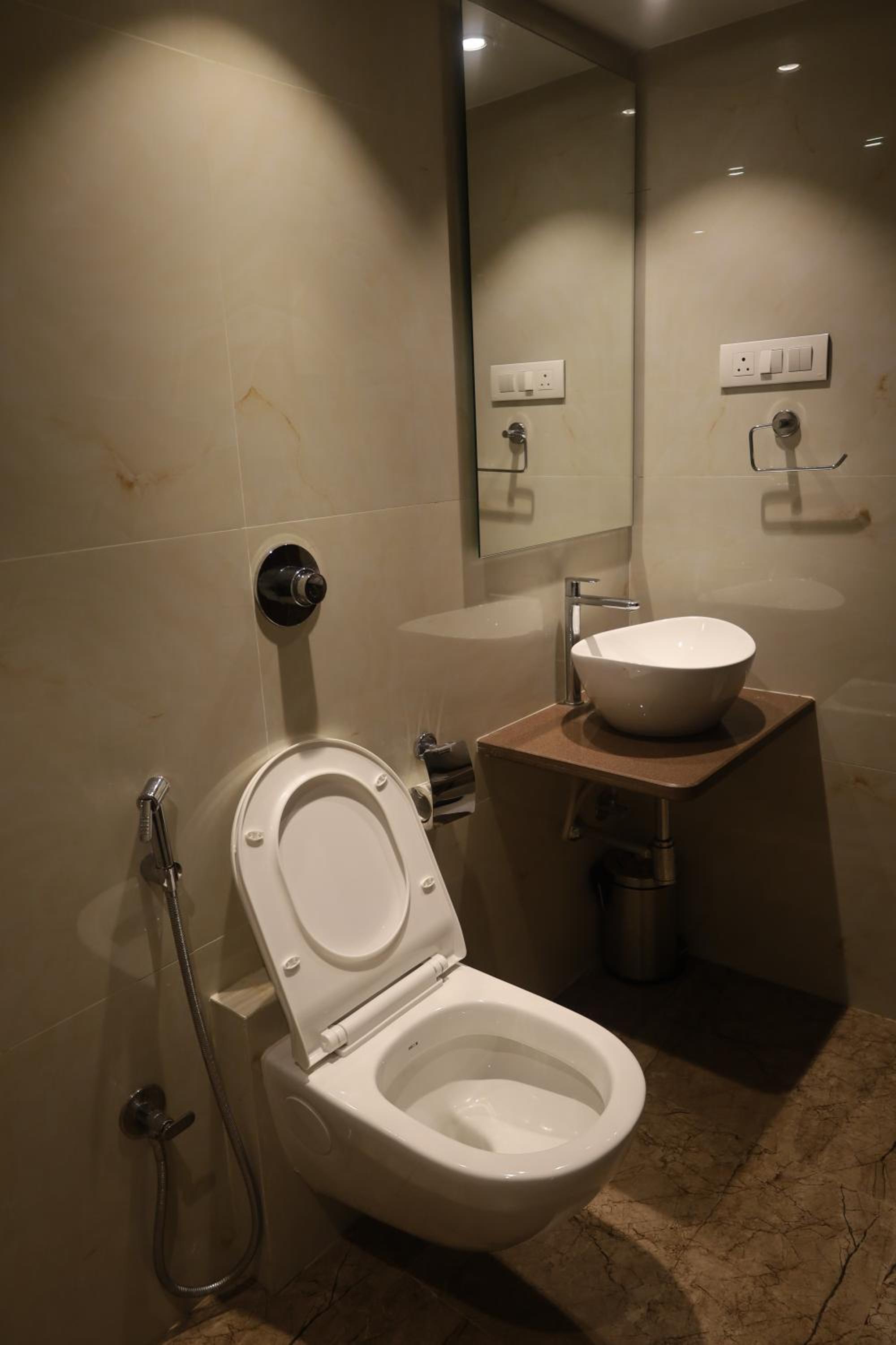 Suite - Photo 7