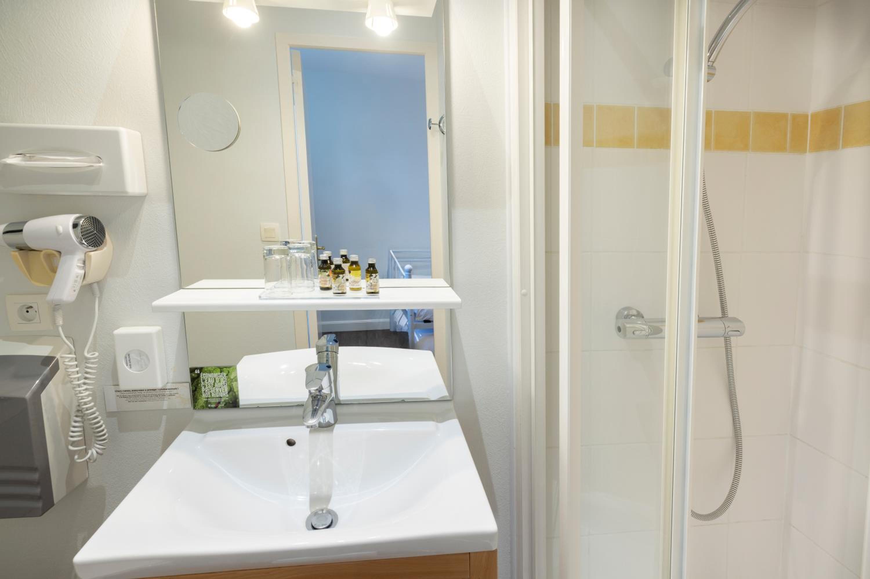 Standard Triple Room photo 3