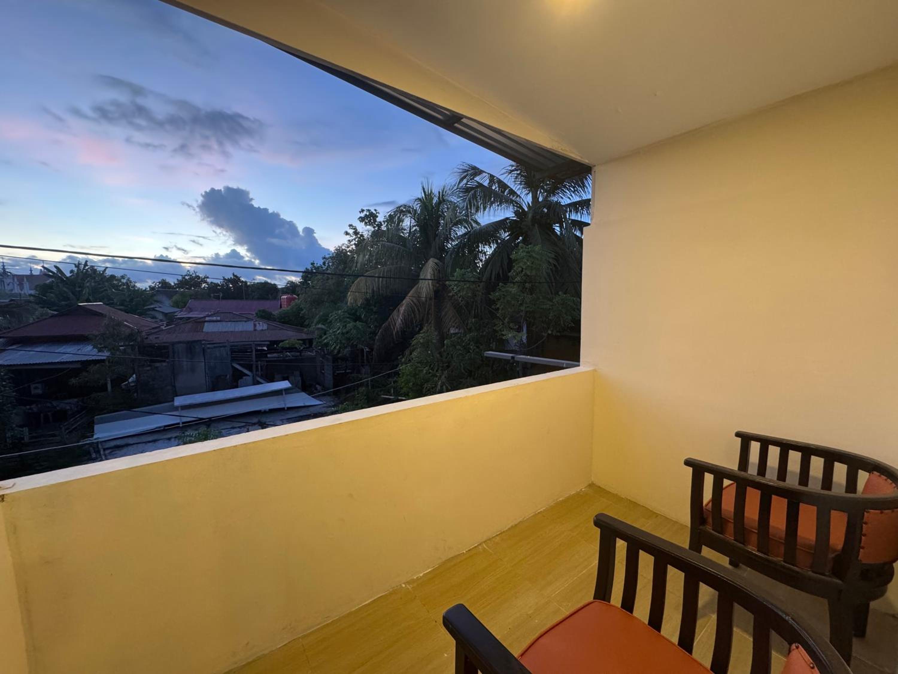 Studio with Balcony