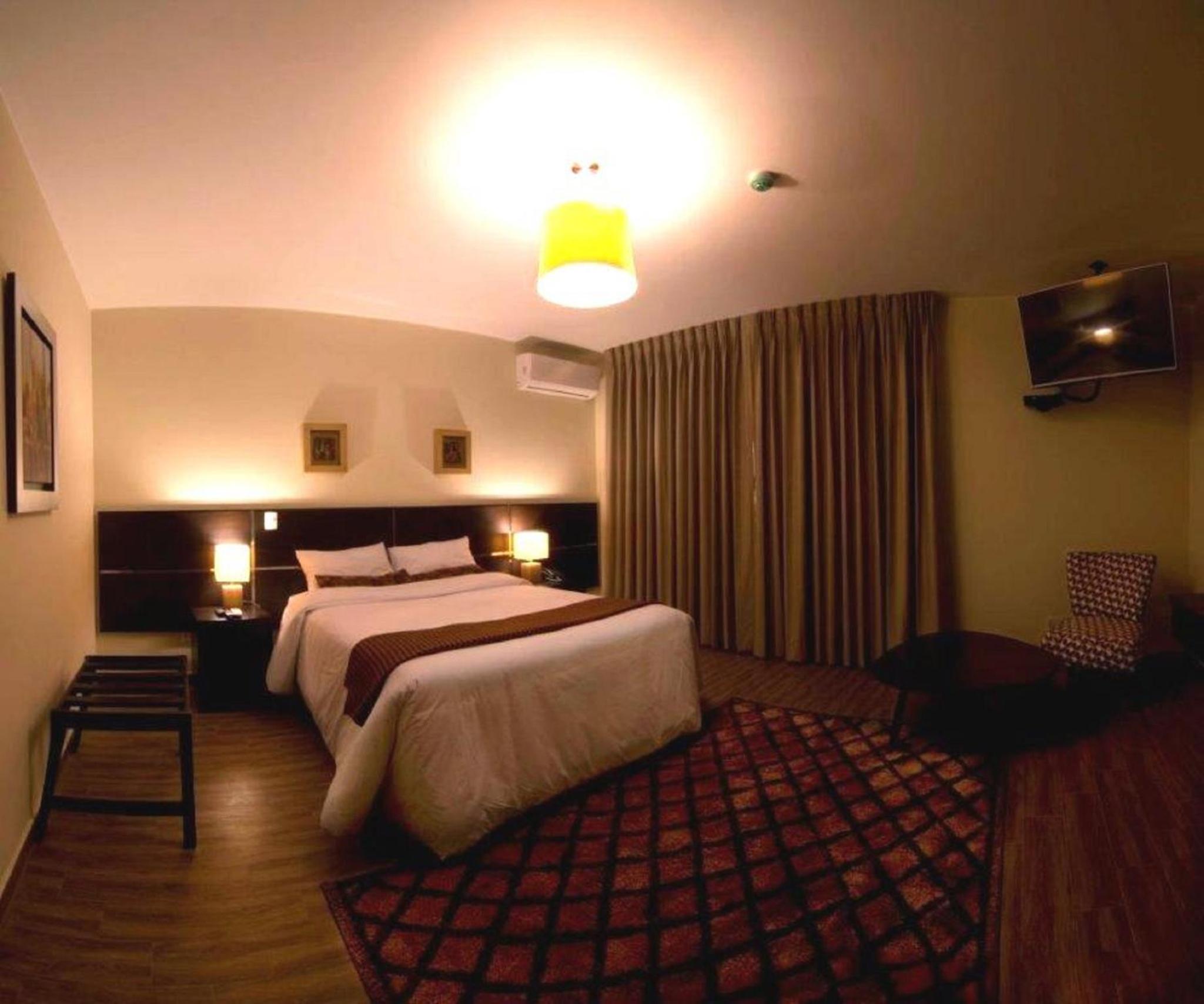 Queen Room - Photo 4