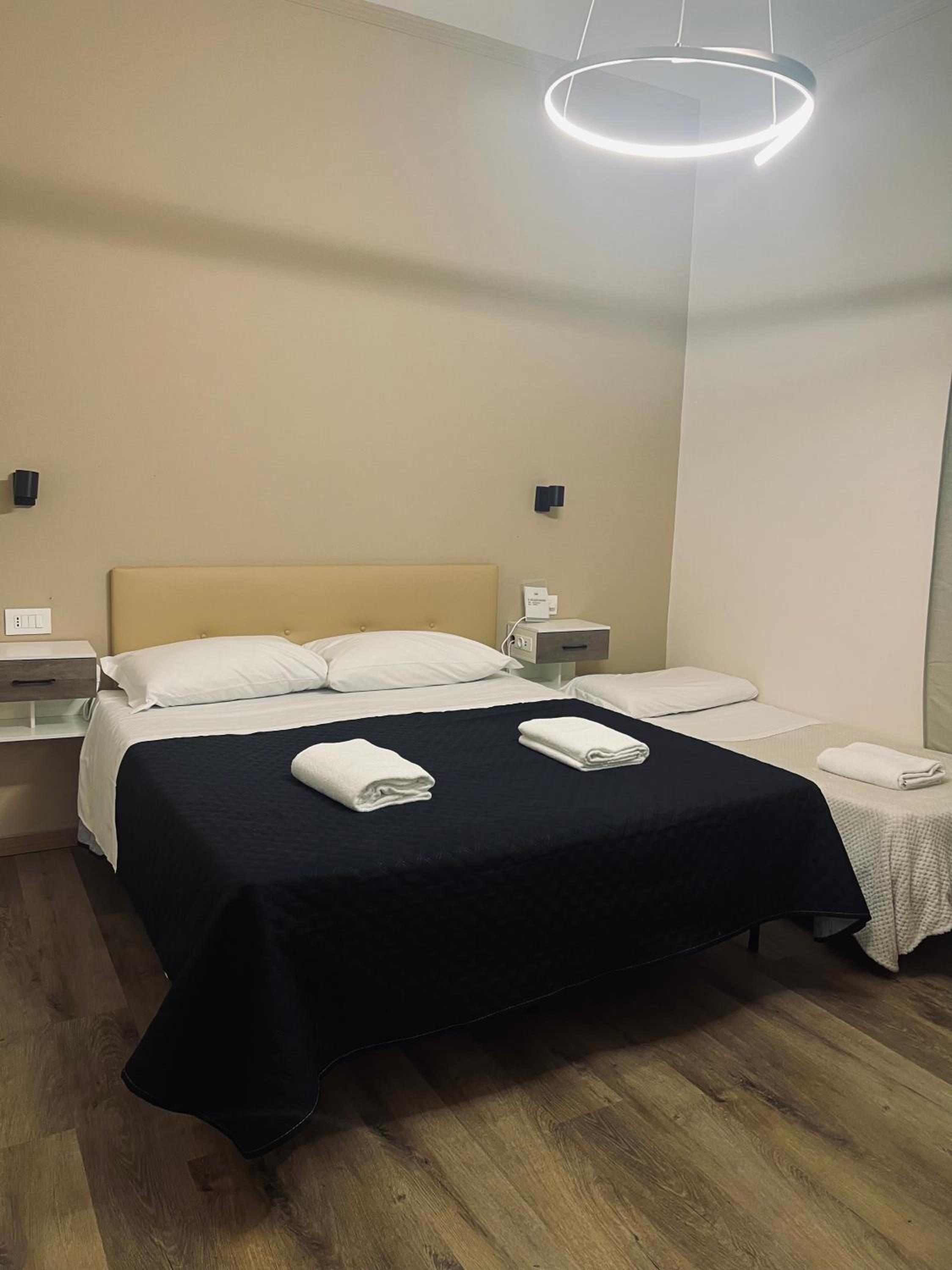 Deluxe Triple Room - Photo 2