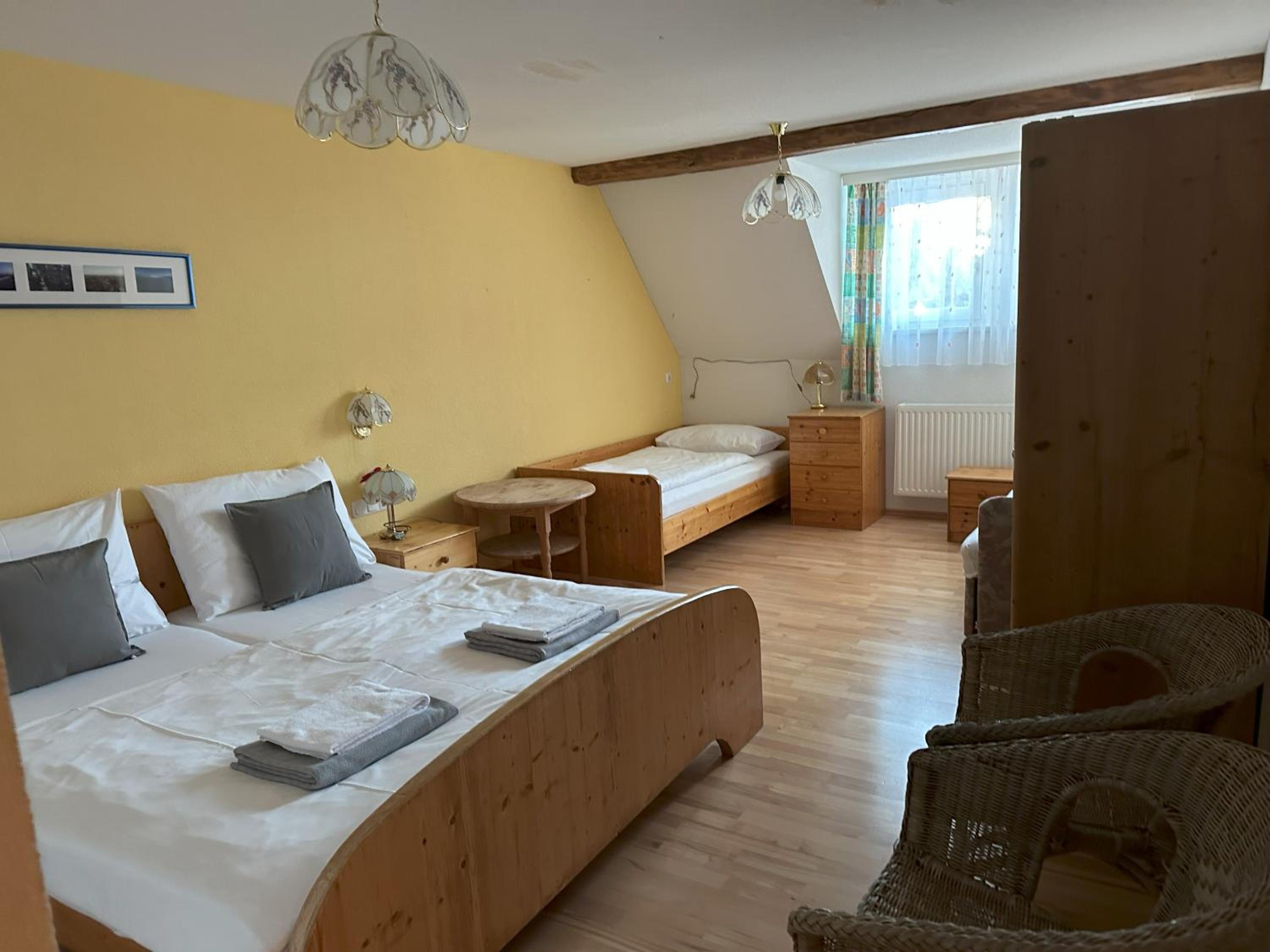 Economy Quadruple Room photo 2
