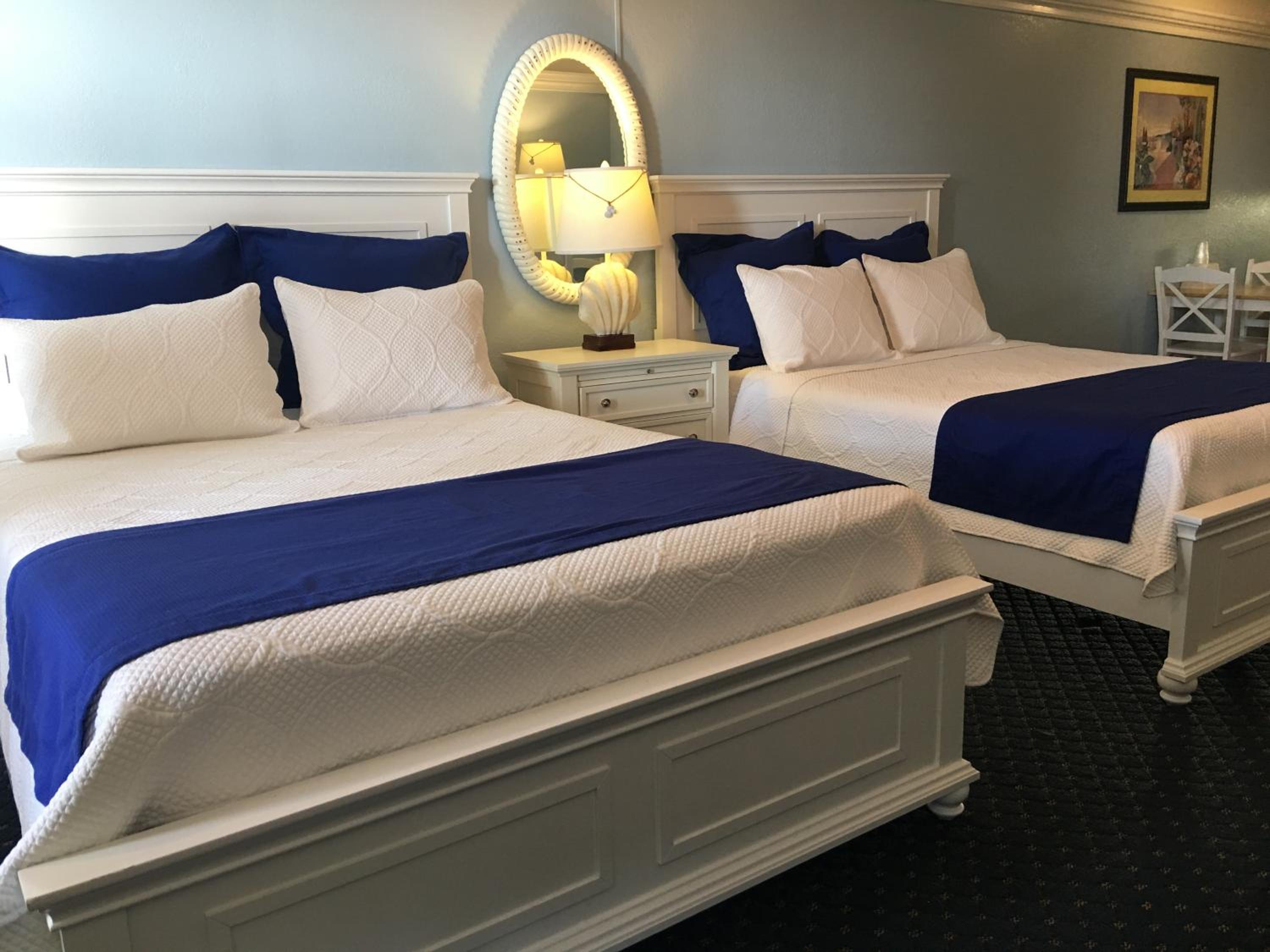 Queen Room with 2 Queen Beds and Ocean View - Photo 7
