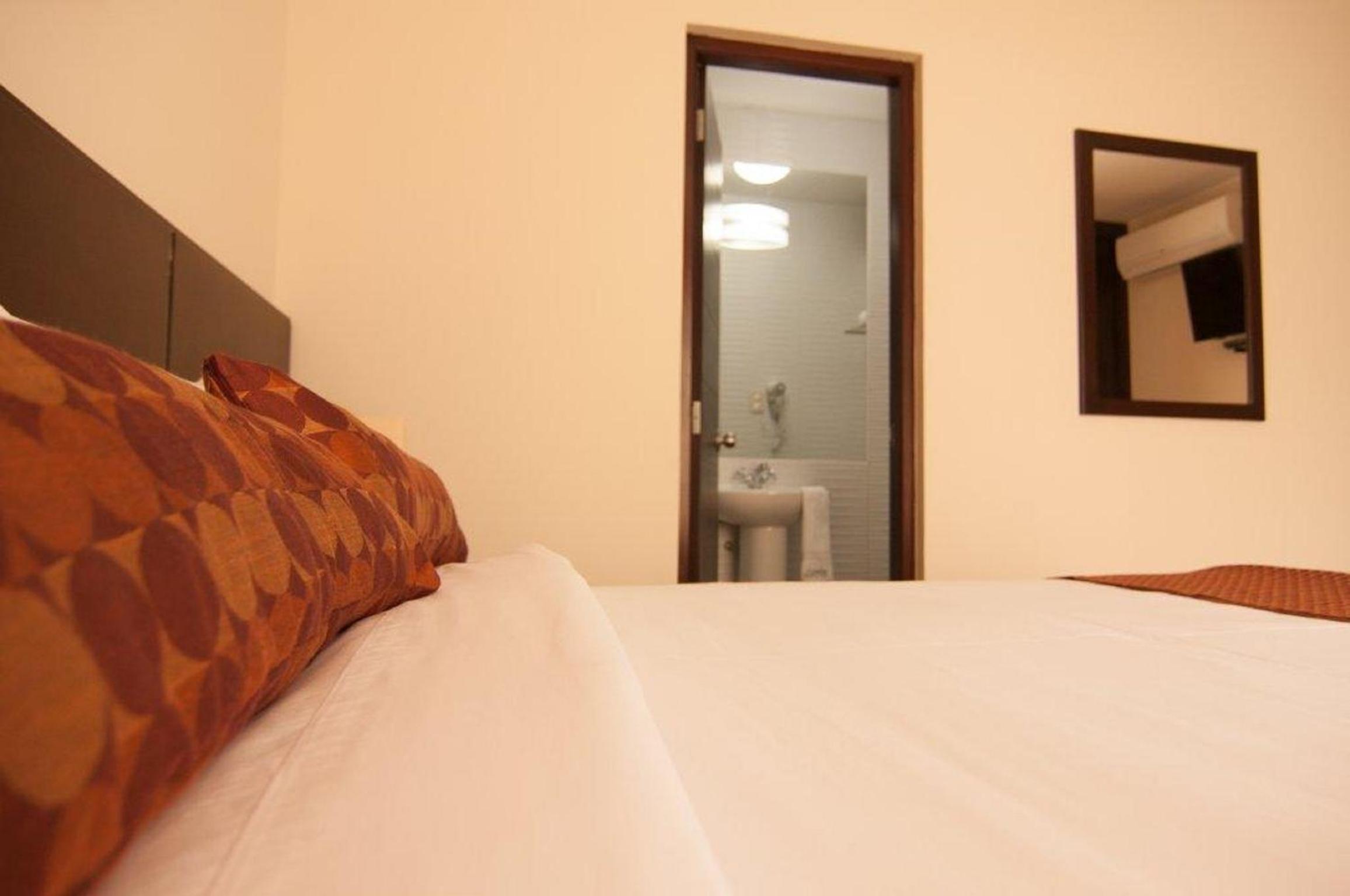 Queen Room - Photo 3