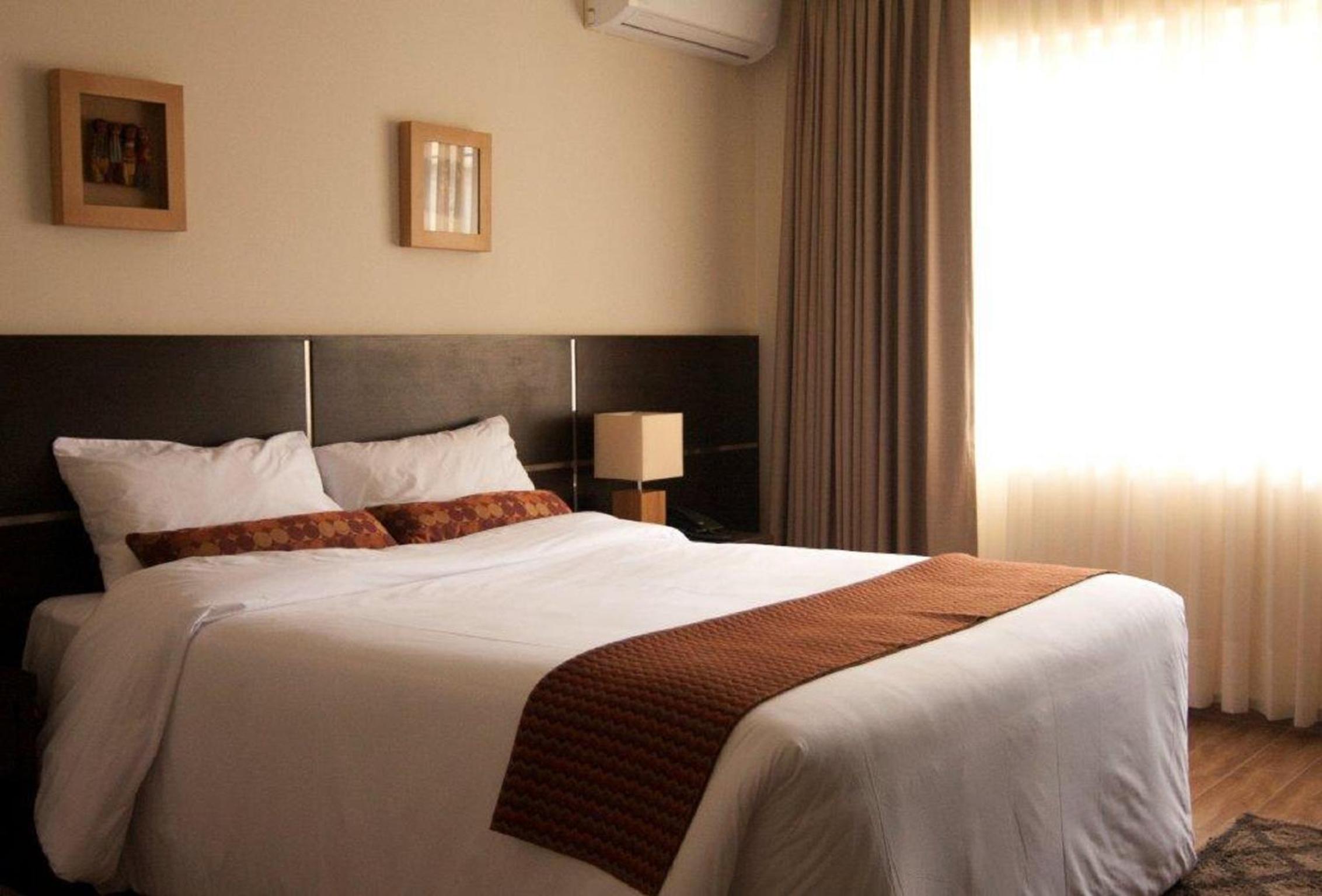 Queen Room - Photo 9