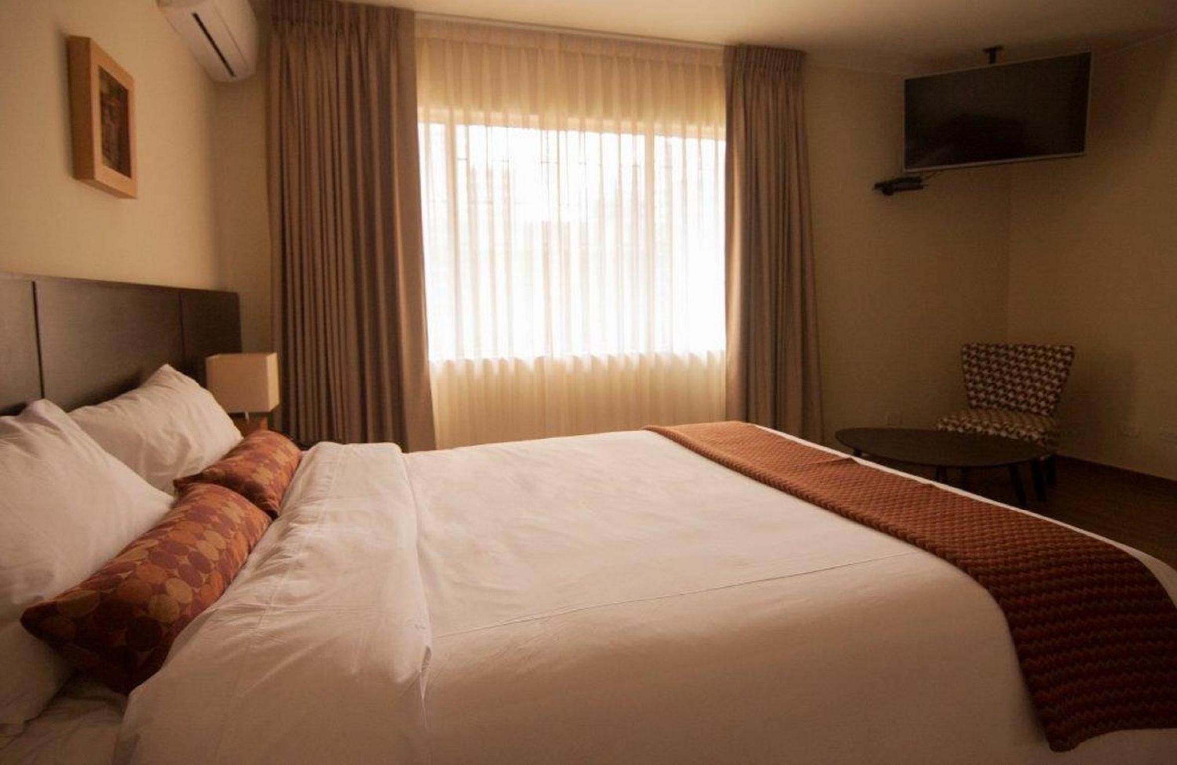 Queen Room - Photo 10