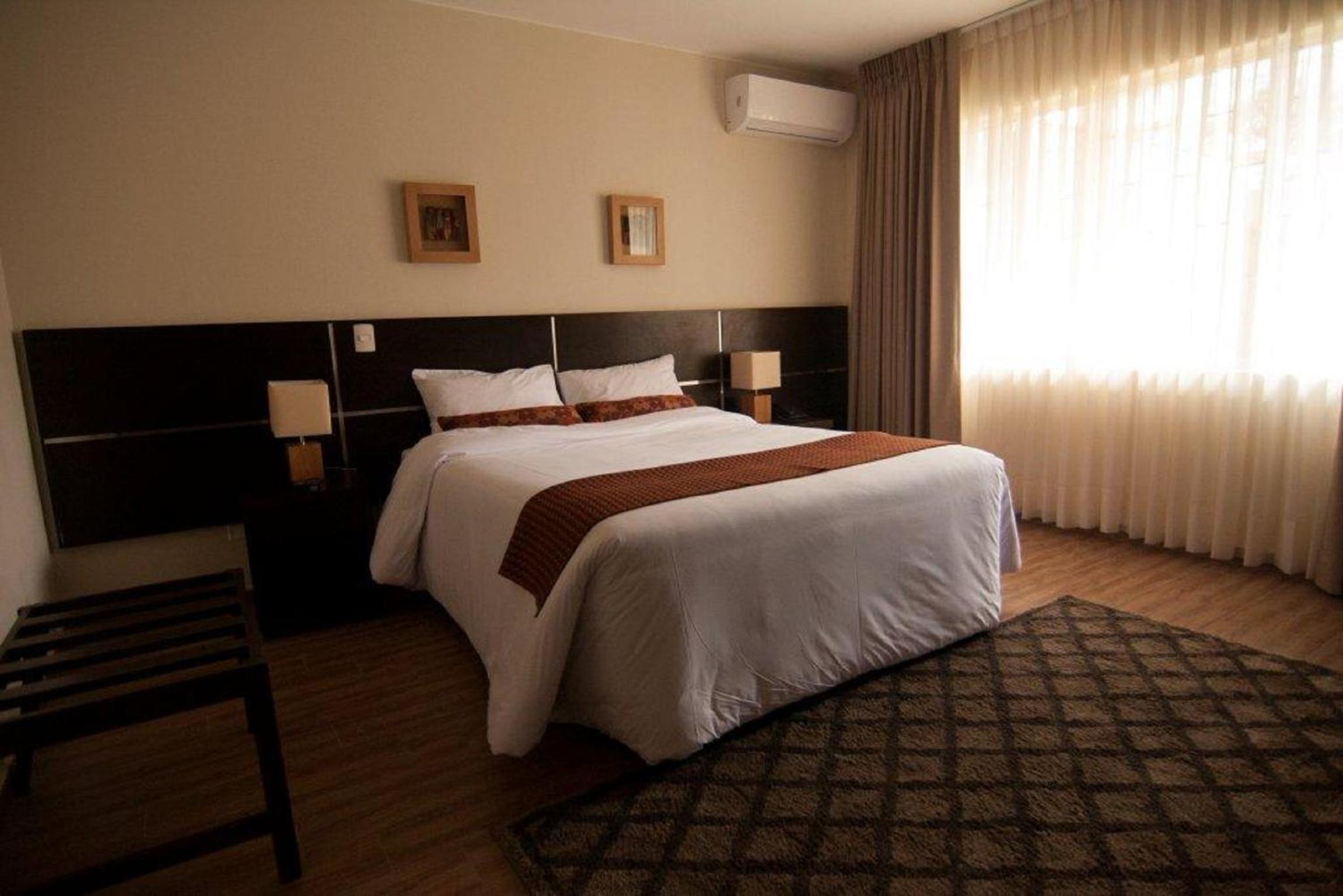 Queen Room - Photo 11