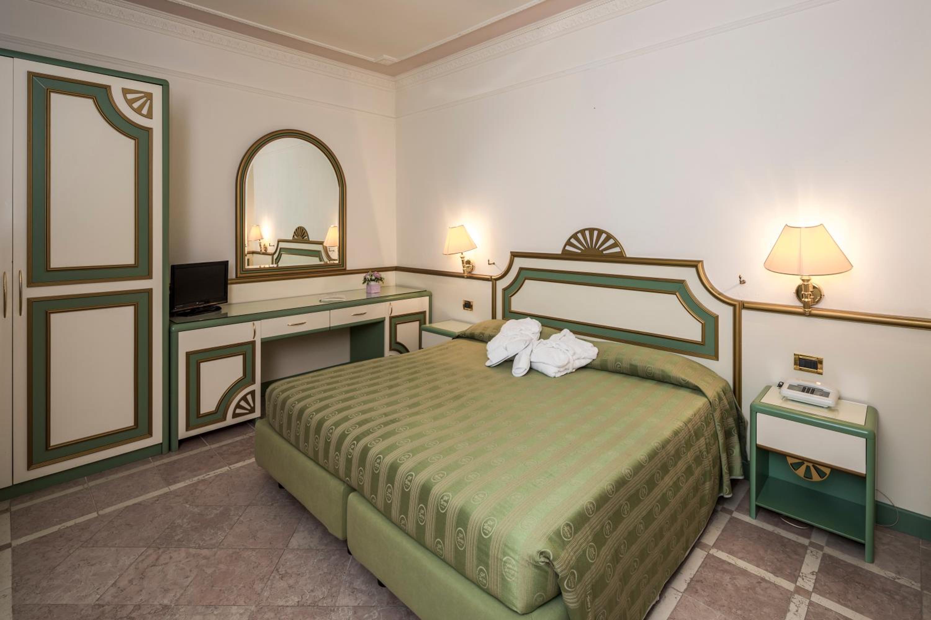 Elite Double Room - Photo 3