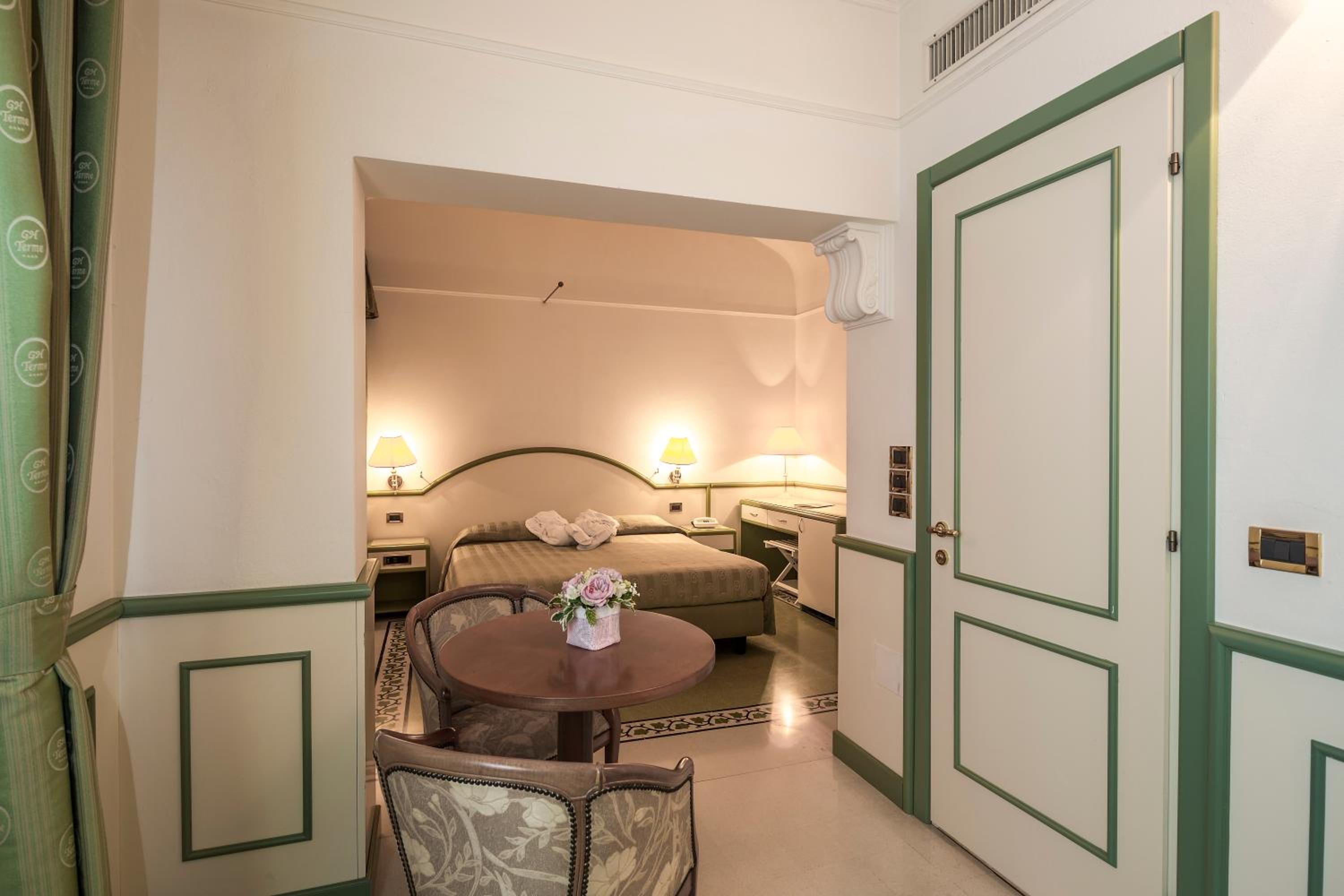 Elite Double Room - Photo 1