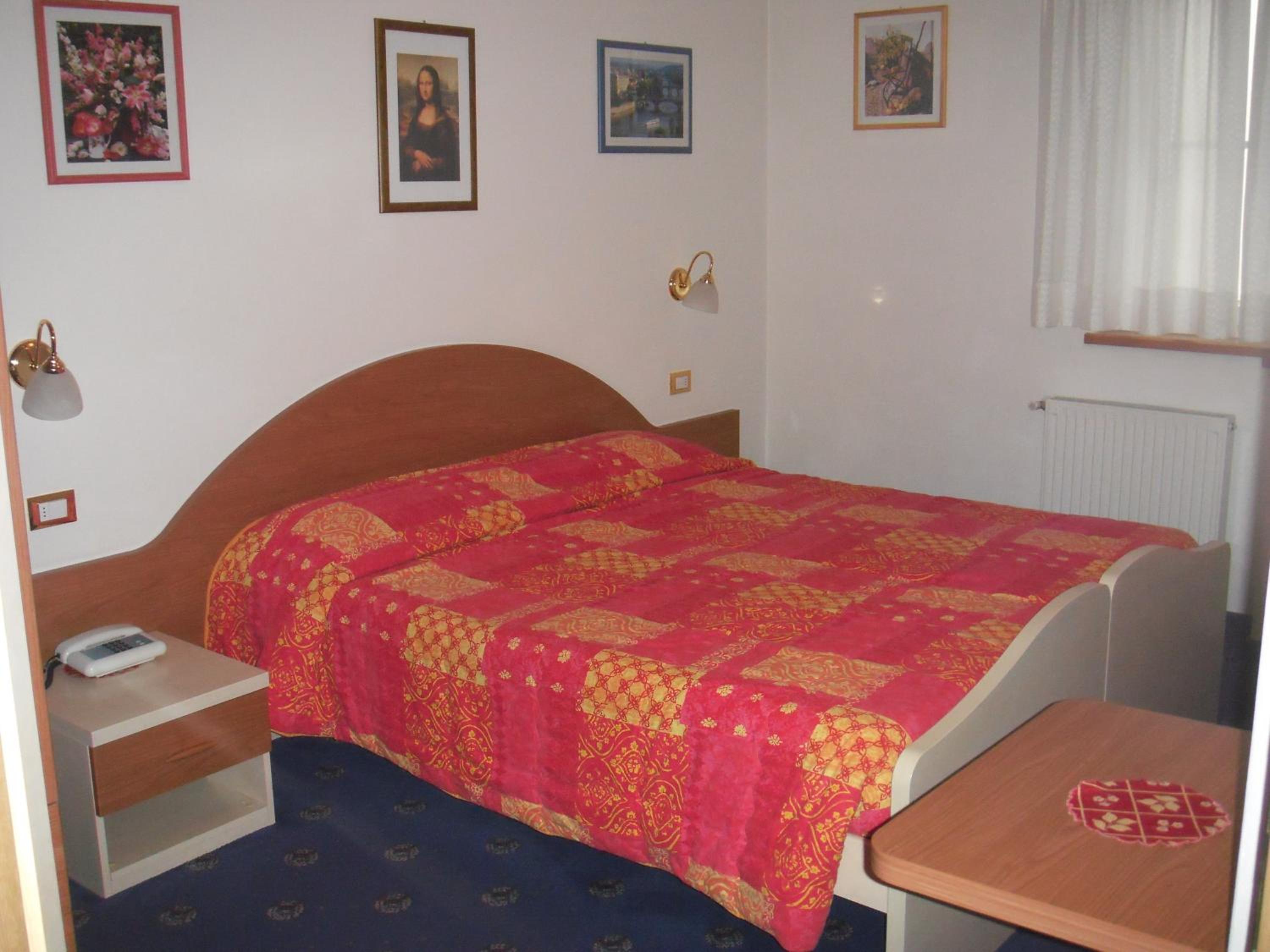 Double Room with Balcony - Photo 5
