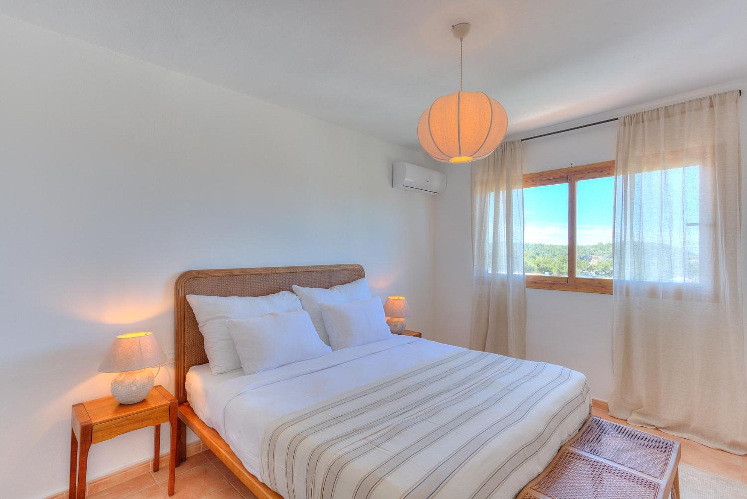 Three-Bedroom Apartment with Sea View photo 1