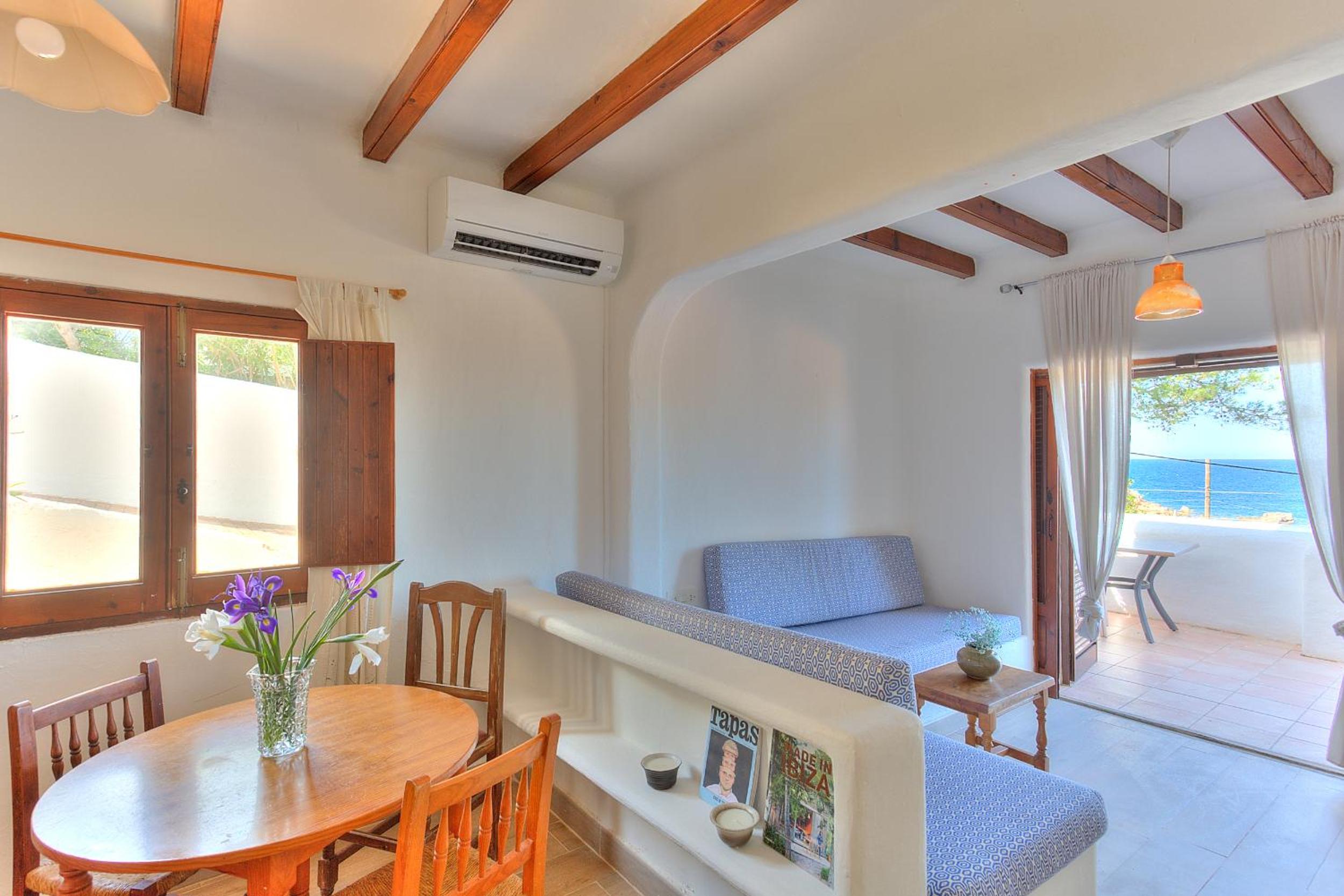 One-Bedroom Apartment with Sea View photo 2
