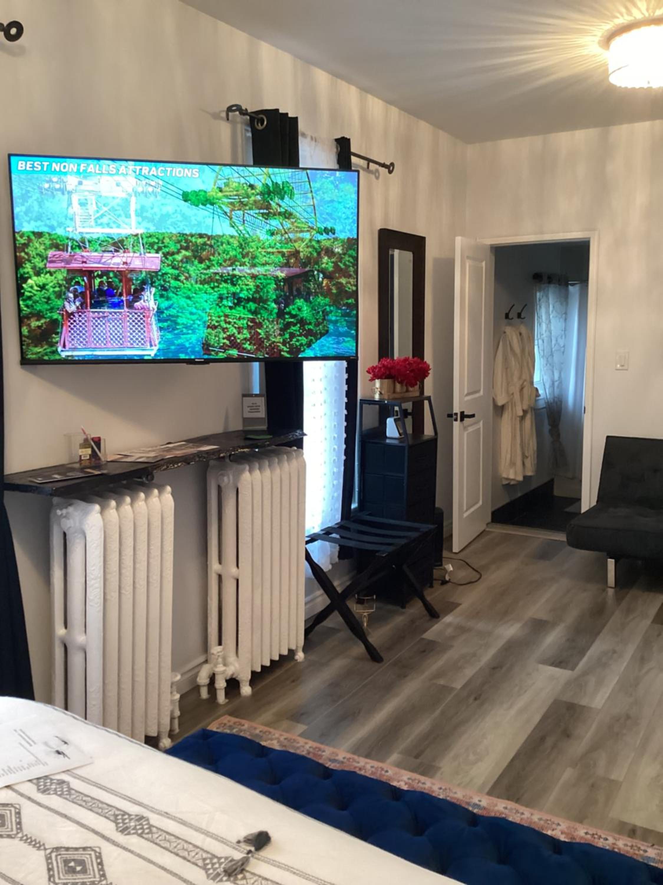 Deluxe Family Room photo 1
