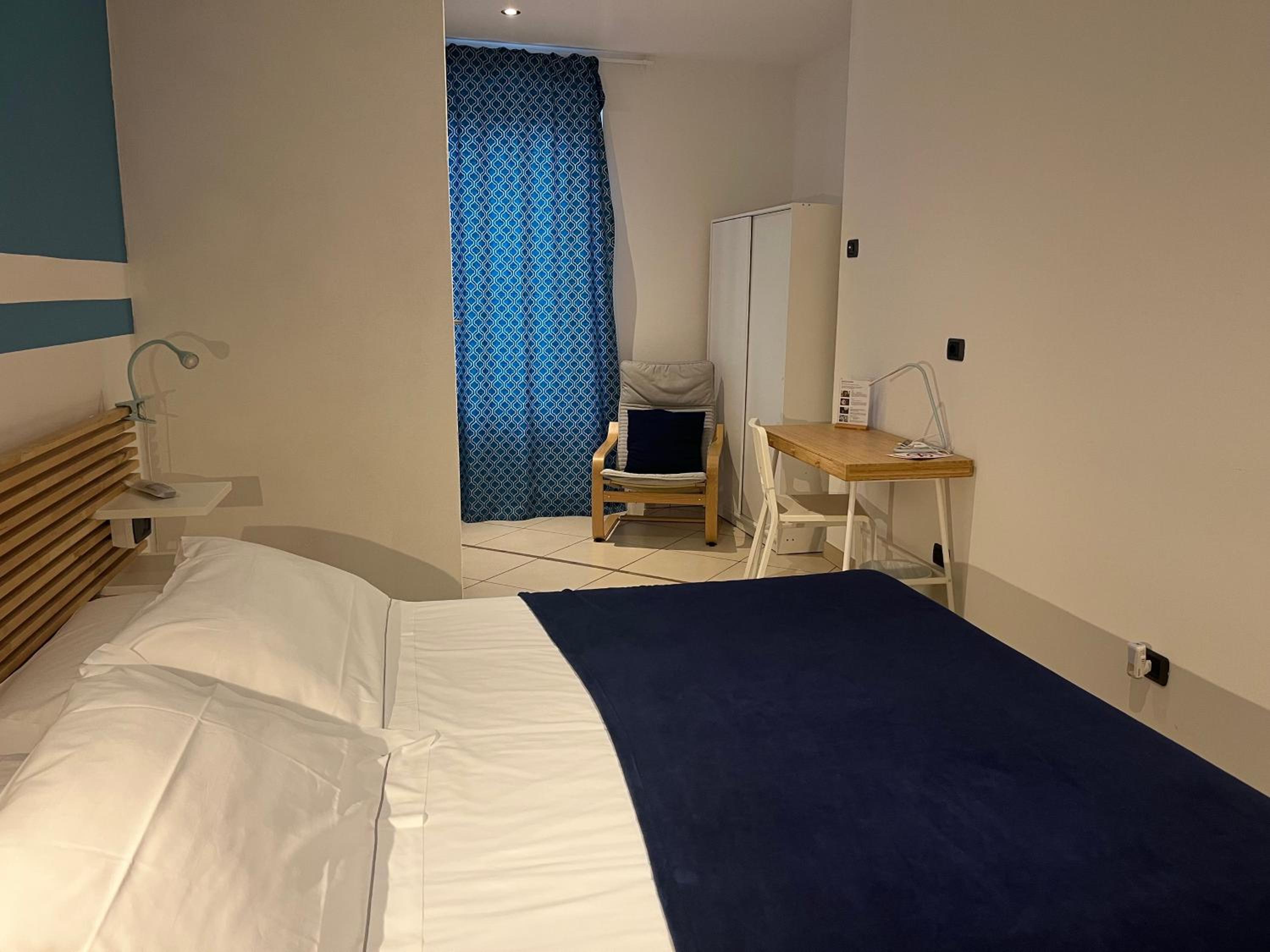 Double or Twin Room - Photo 2