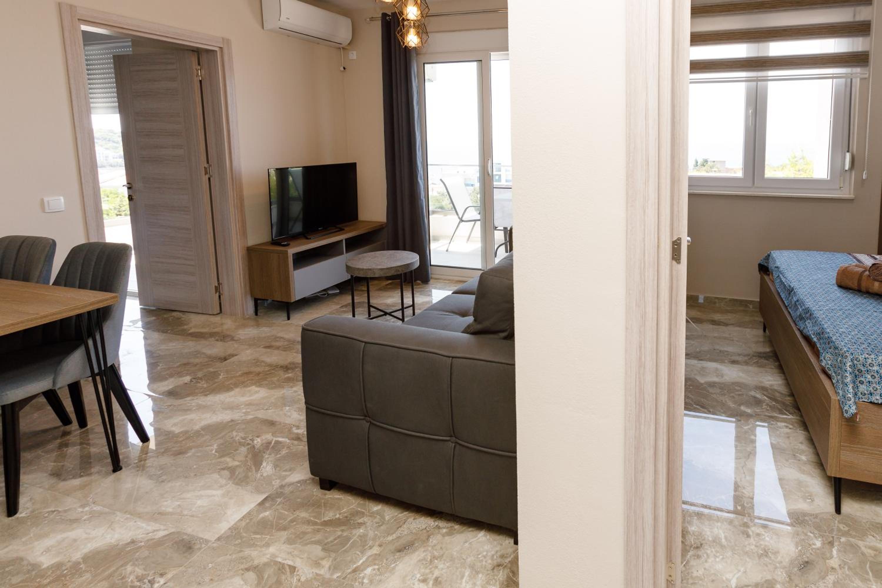 Two-Bedroom Apartment with Terrace and Sea View photo 2