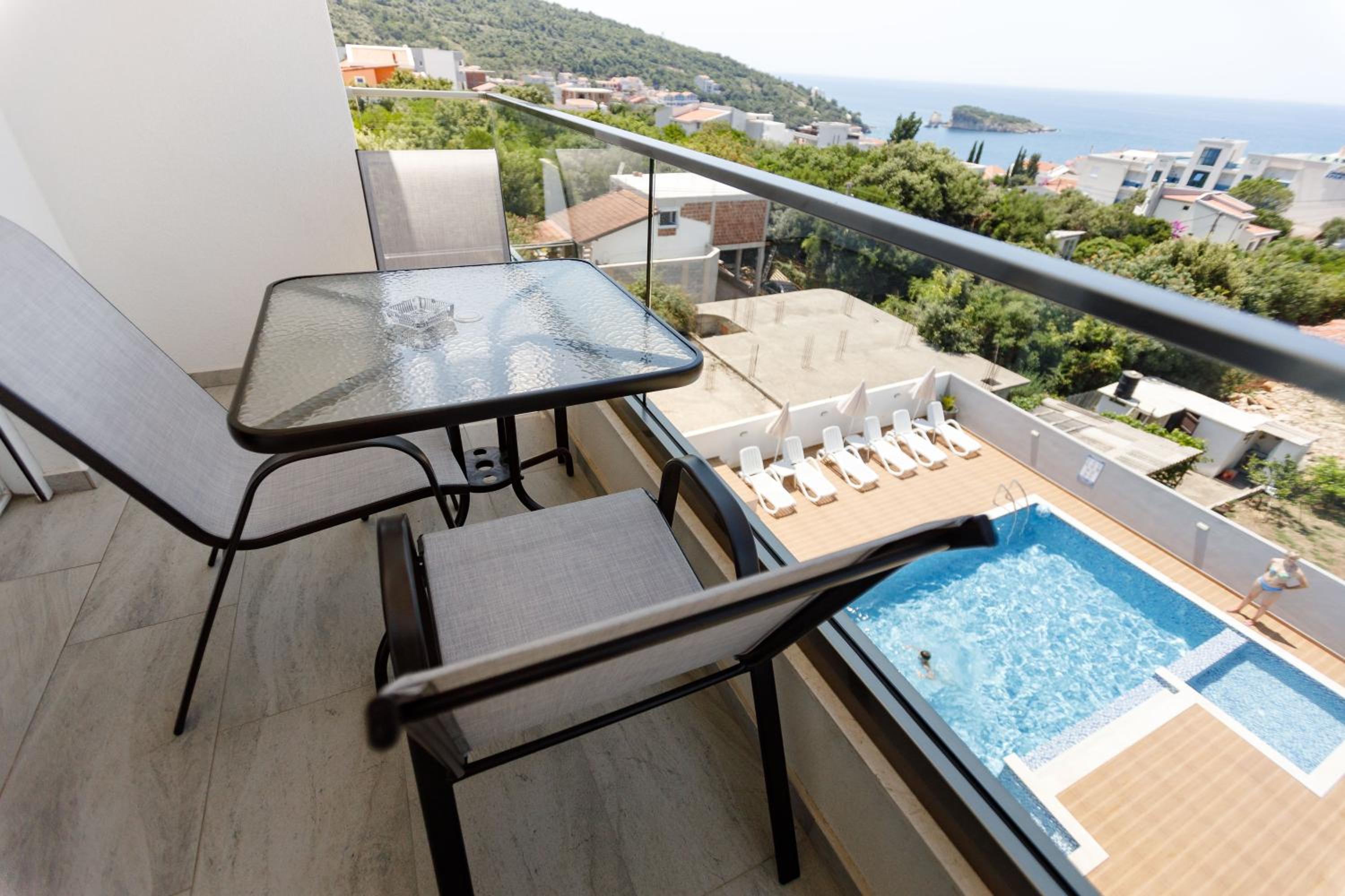 Two-Bedroom Apartment with Terrace and Sea View photo 1