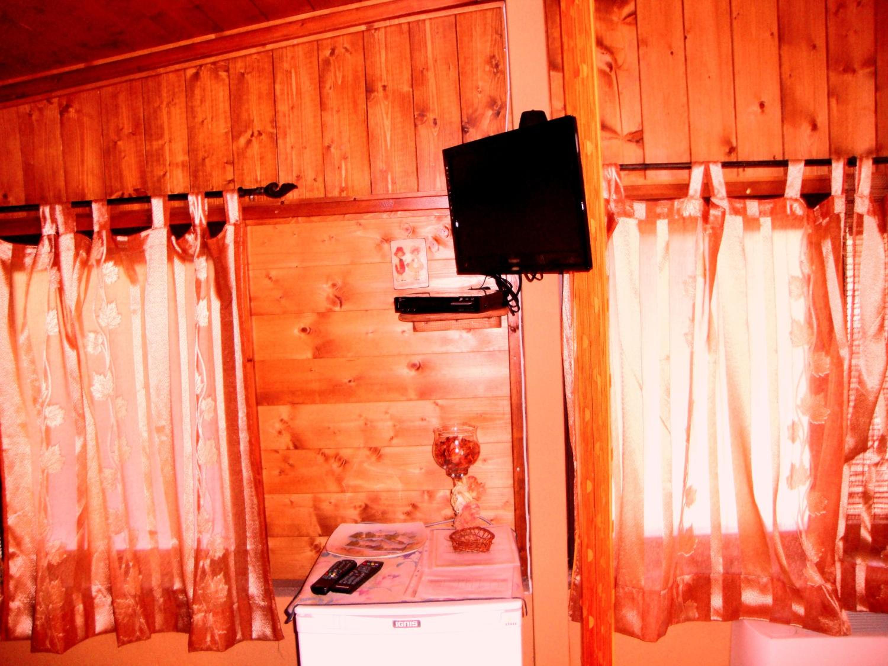 Chalet with Private Bathroom photo 1