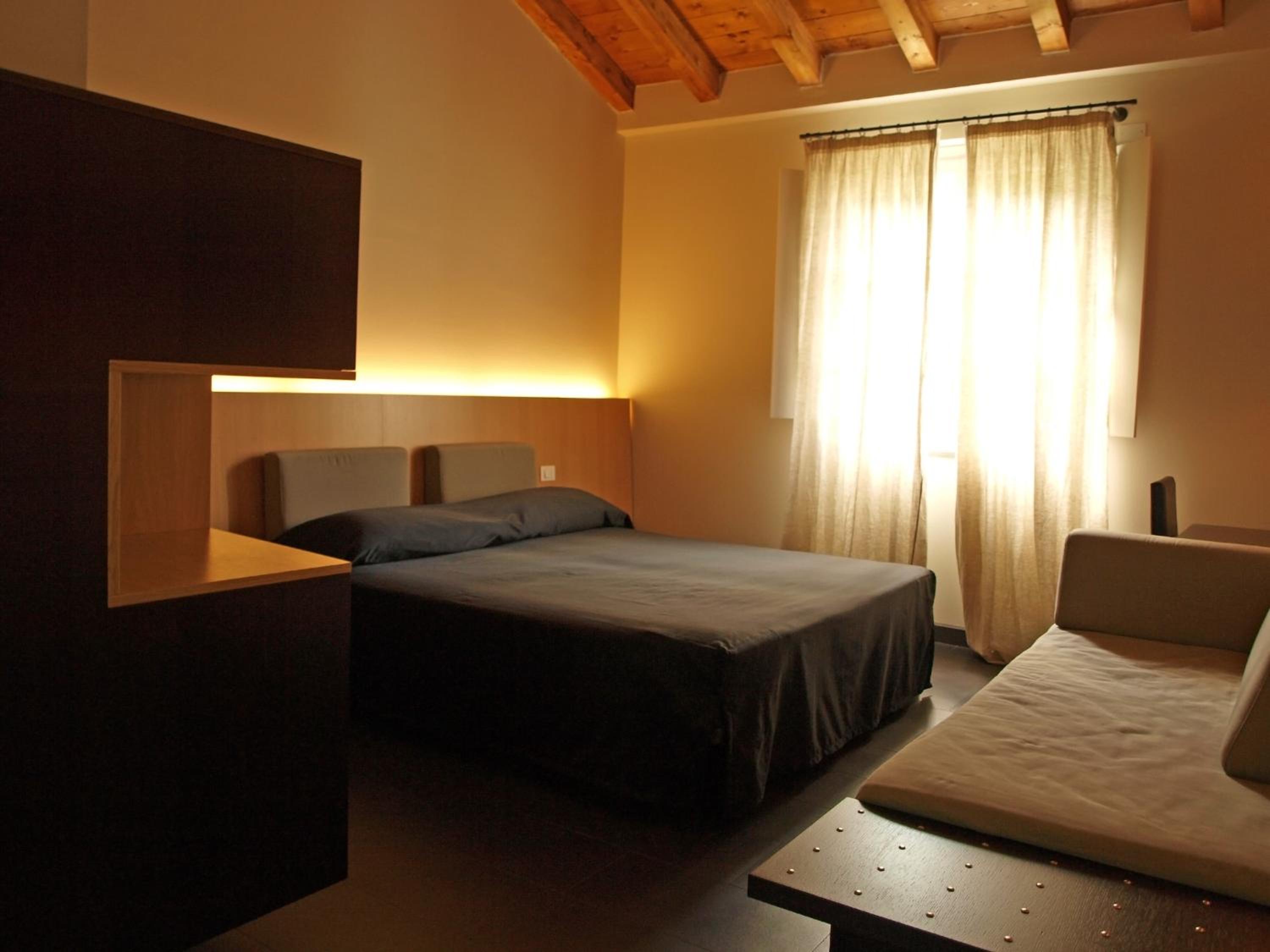 Classic Double Room - Photo 6
