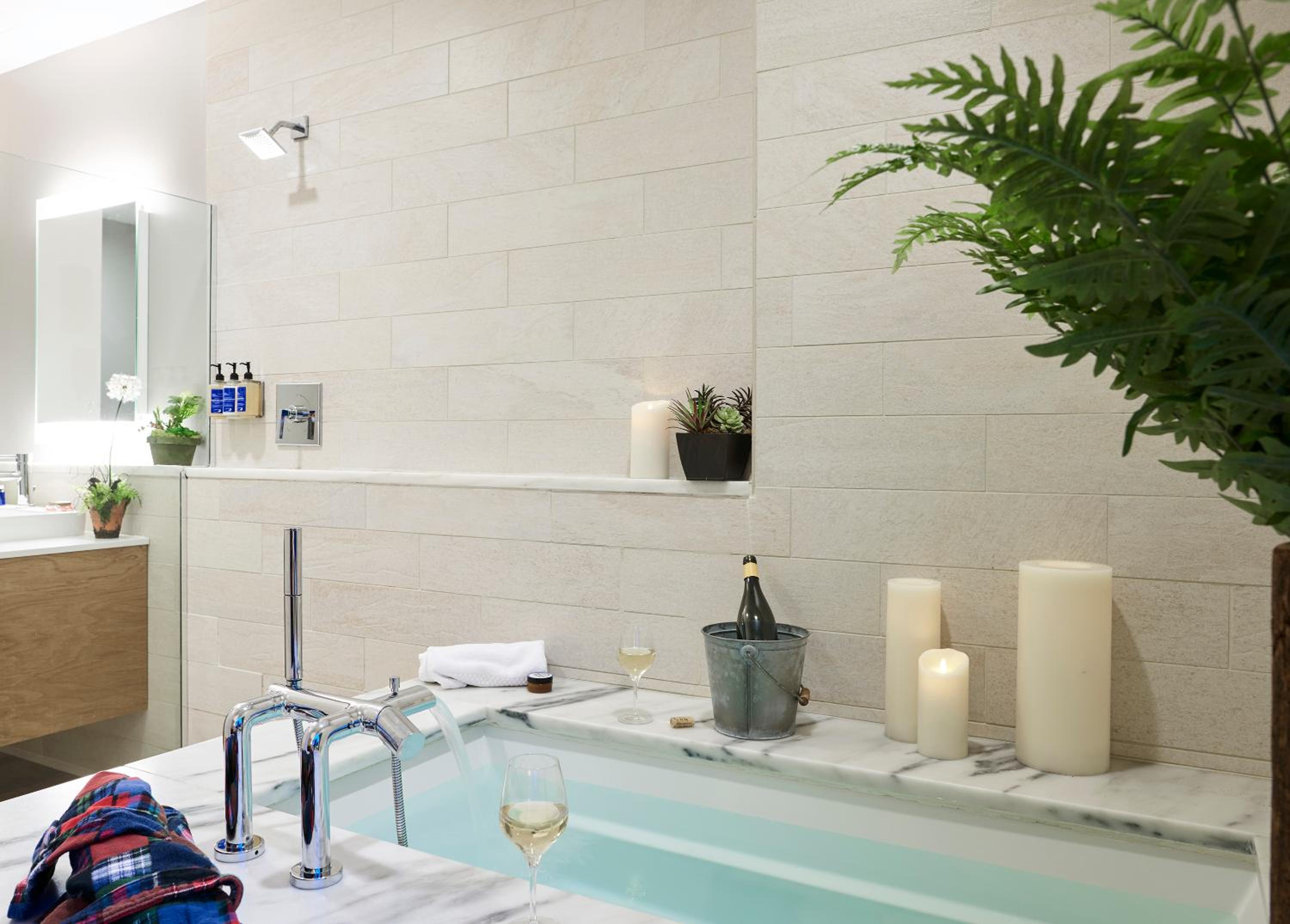 King Room with Spa Bath - Photo 4