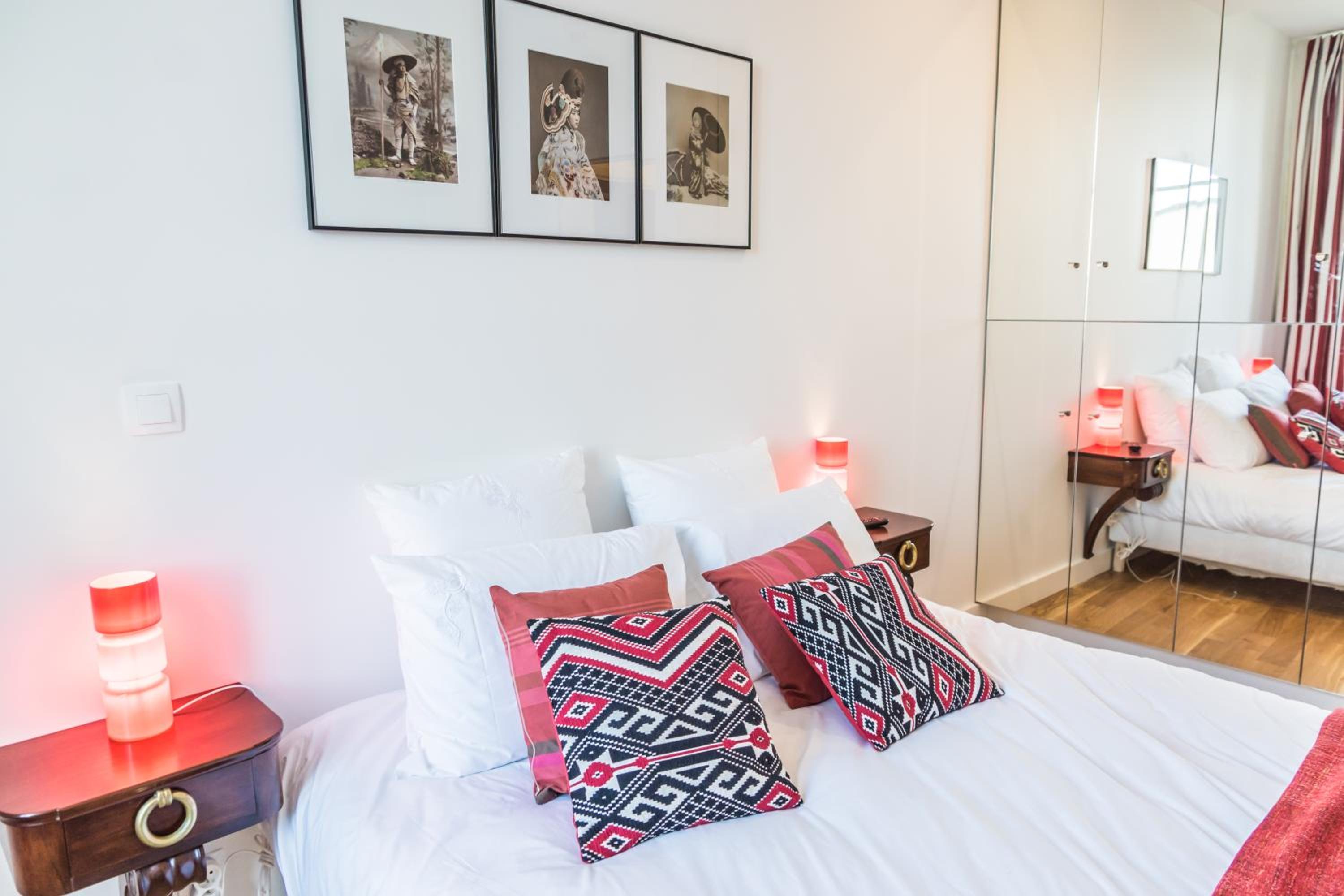 One-Bedroom Apartment - Tradition and modernity photo 2