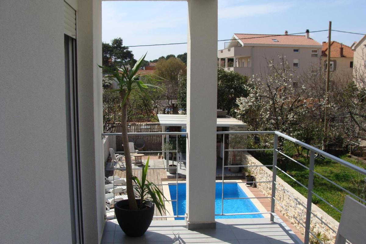 One-Bedroom Apartment with Terrace and Garden View
