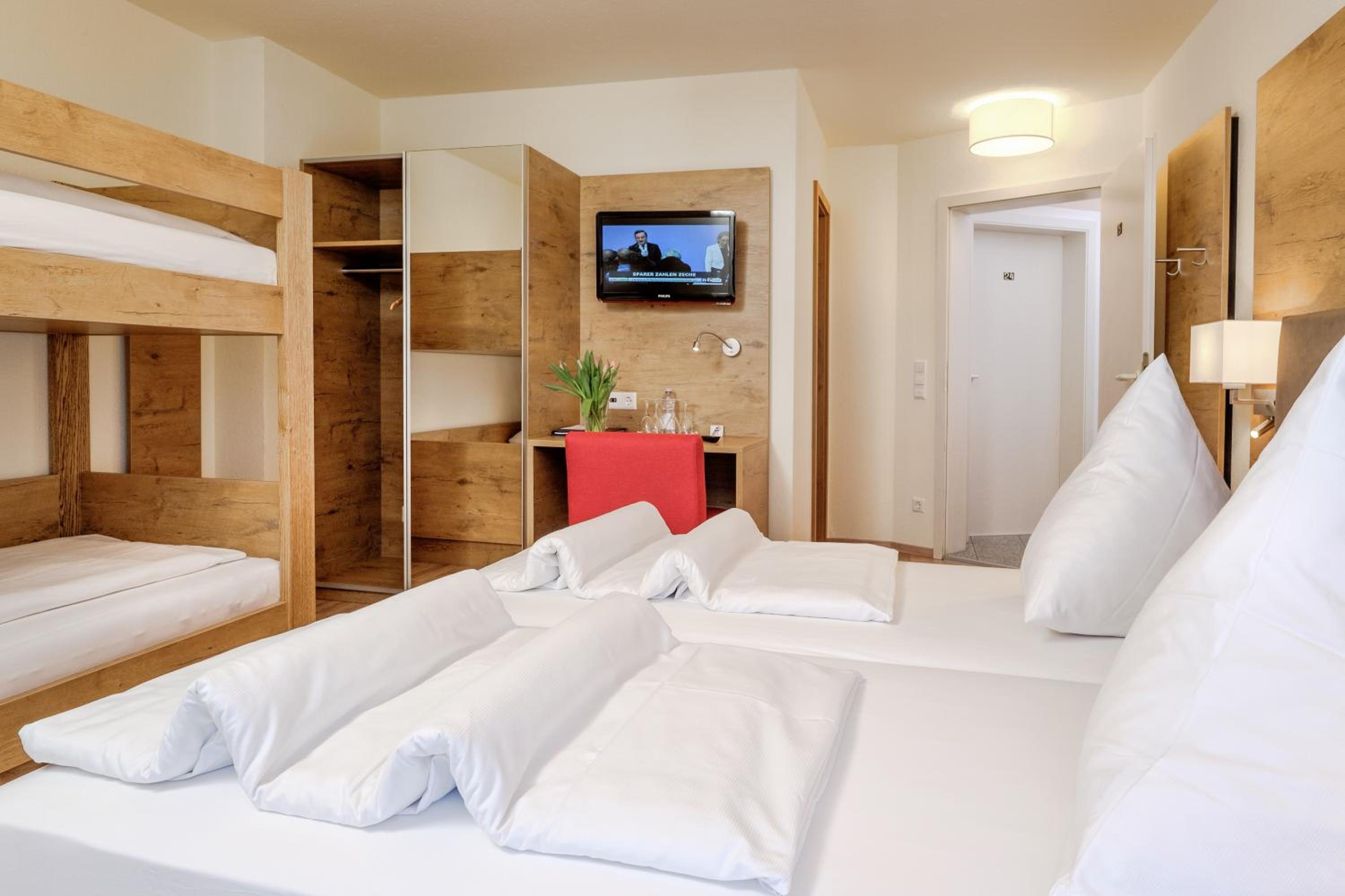 Quadruple Room photo 2