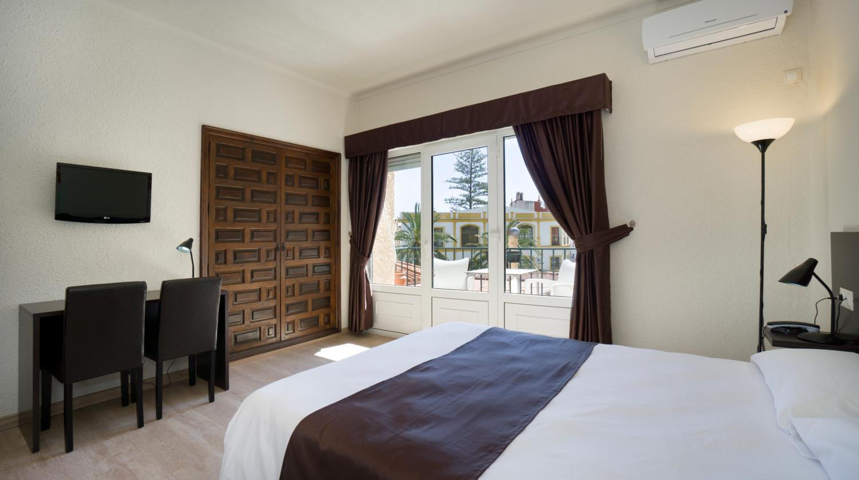 Double Room with Balcony photo 2