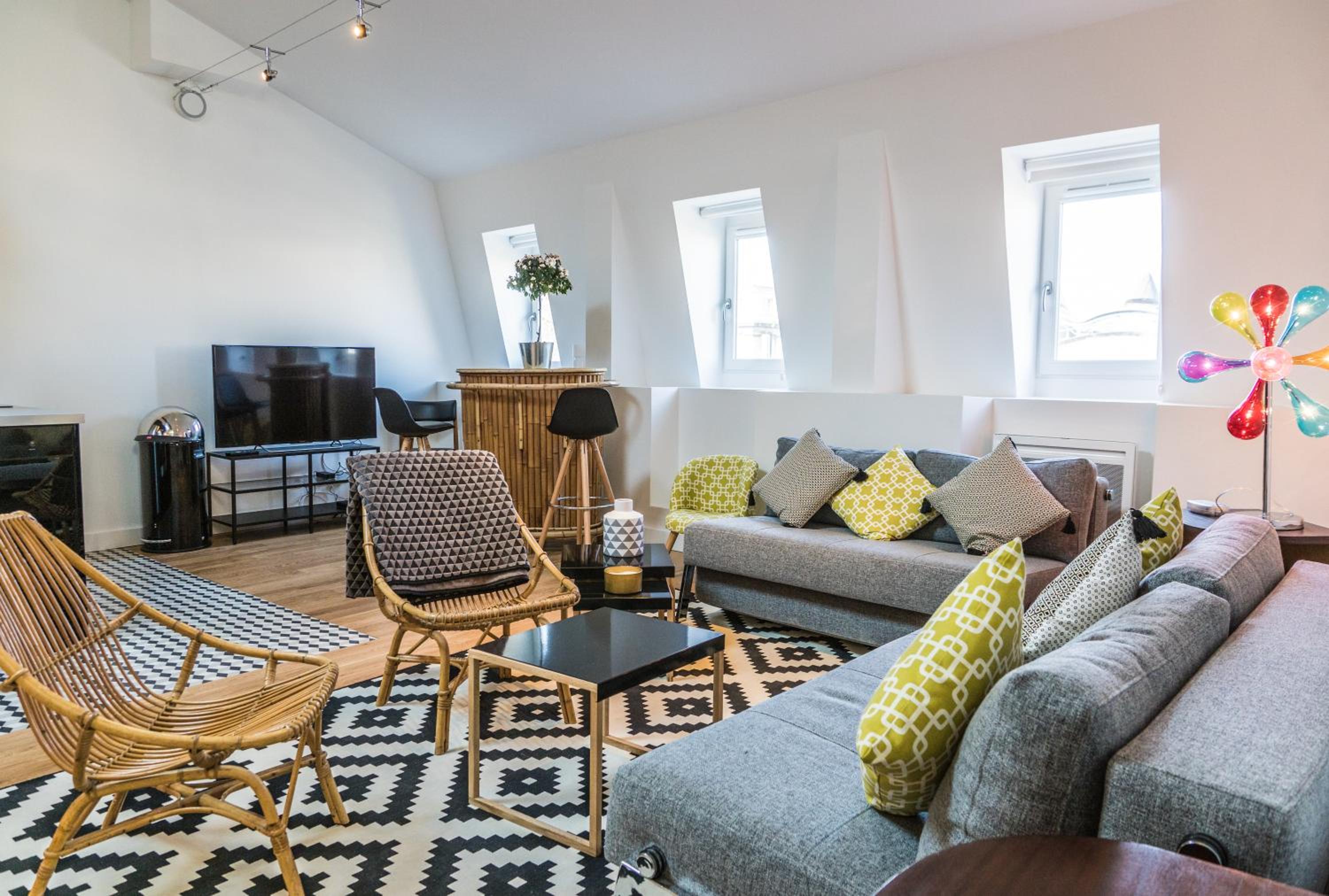 Two-Bedroom Apartment - Open sky photo 2