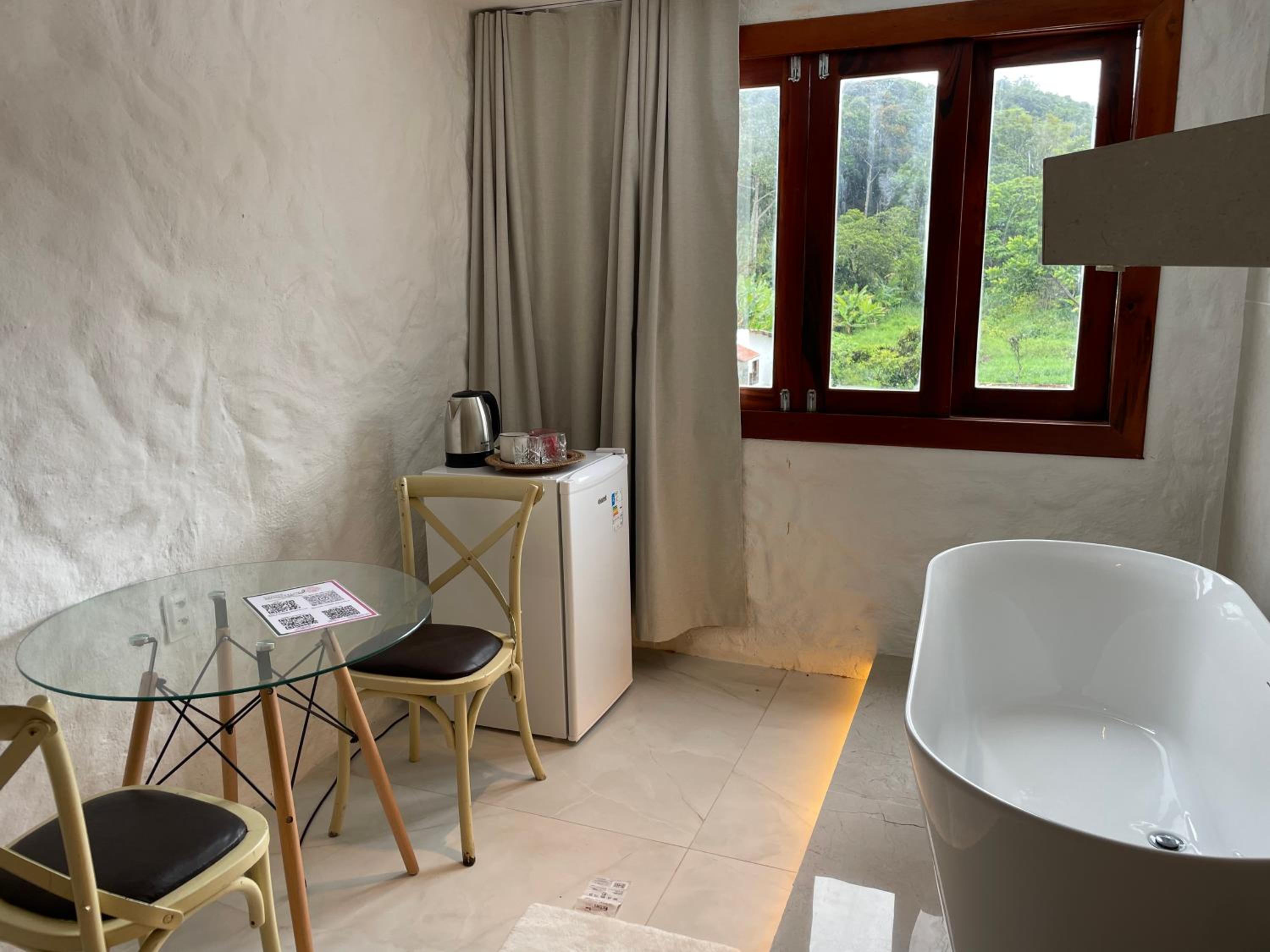 Deluxe Double Room with Bath photo 2
