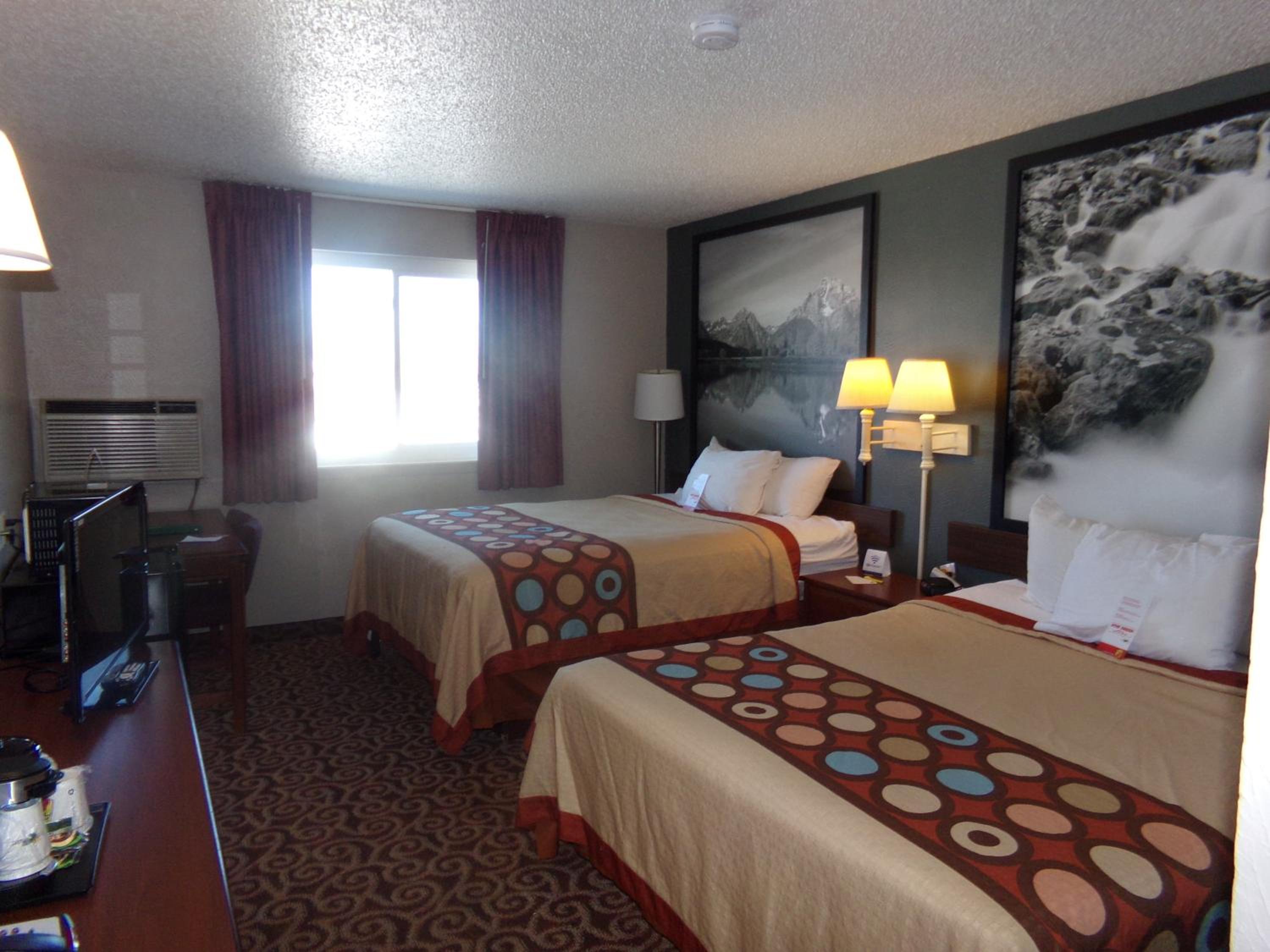 Double Room with Two Double Beds - Non-Smoking - Photo 3
