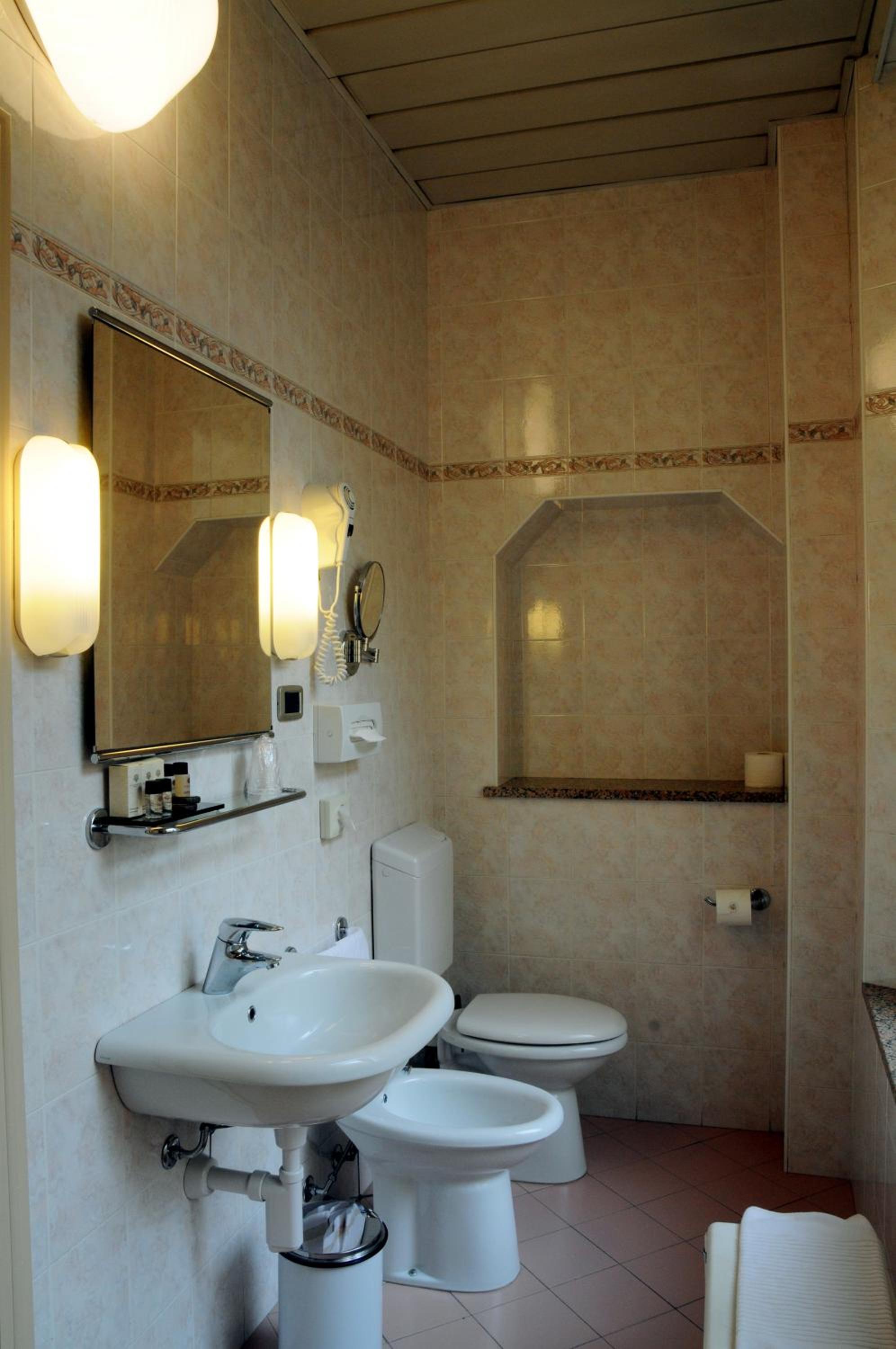 Classic Family Room - Photo 4