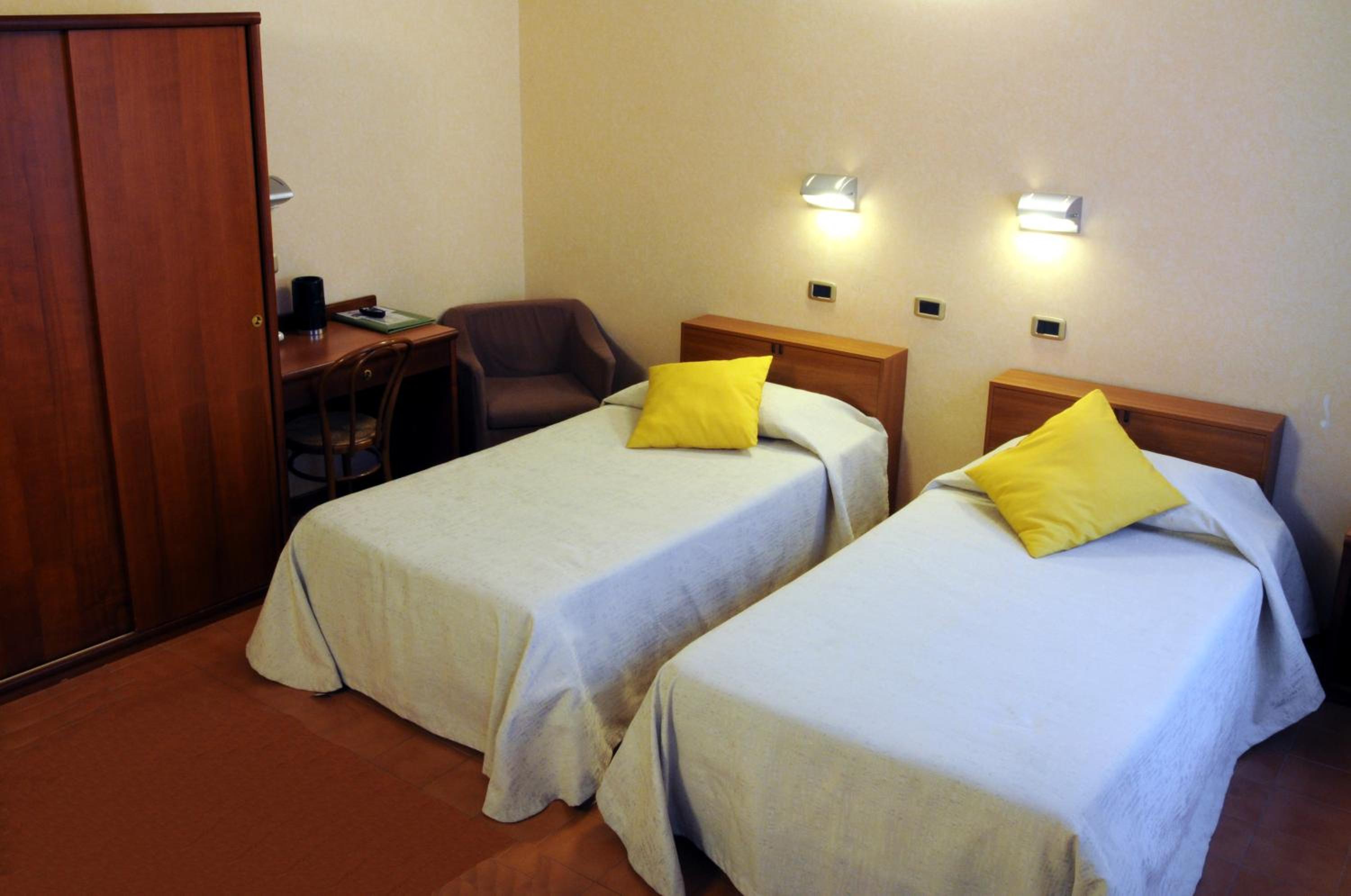 Classic Double Room - Photo 5