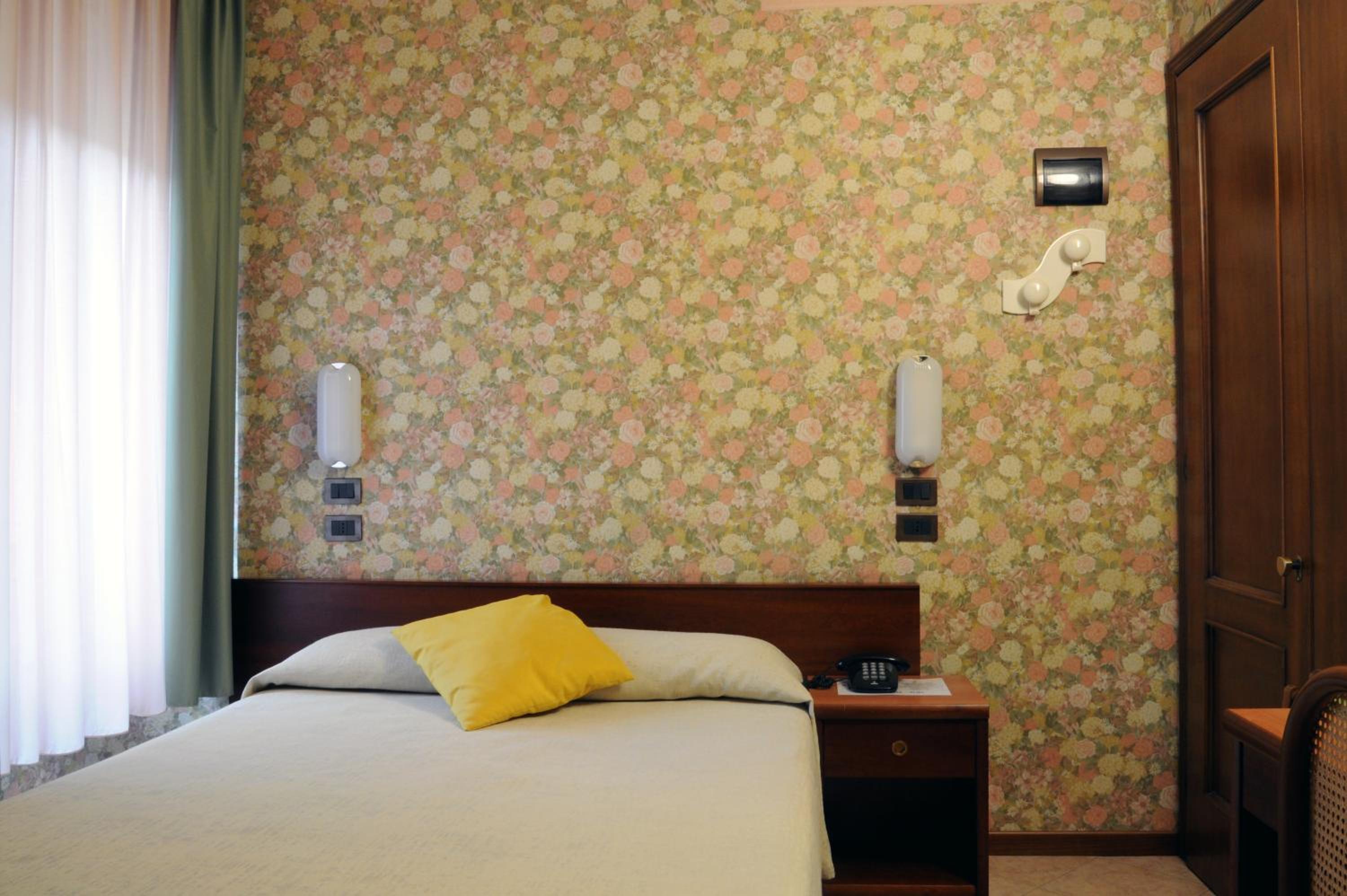 Economy Double Room - Photo 3