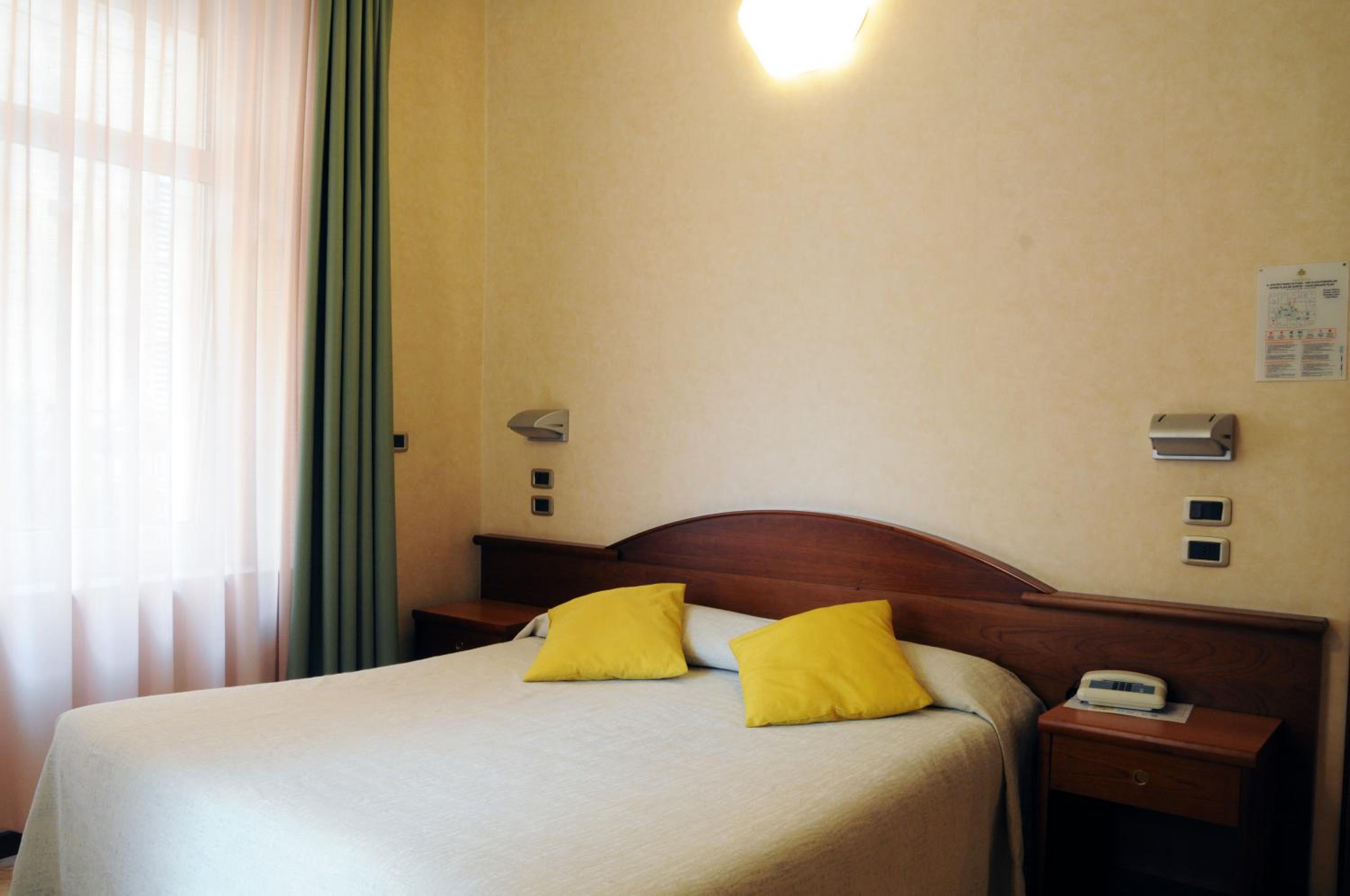 Classic Double Room - Photo 6