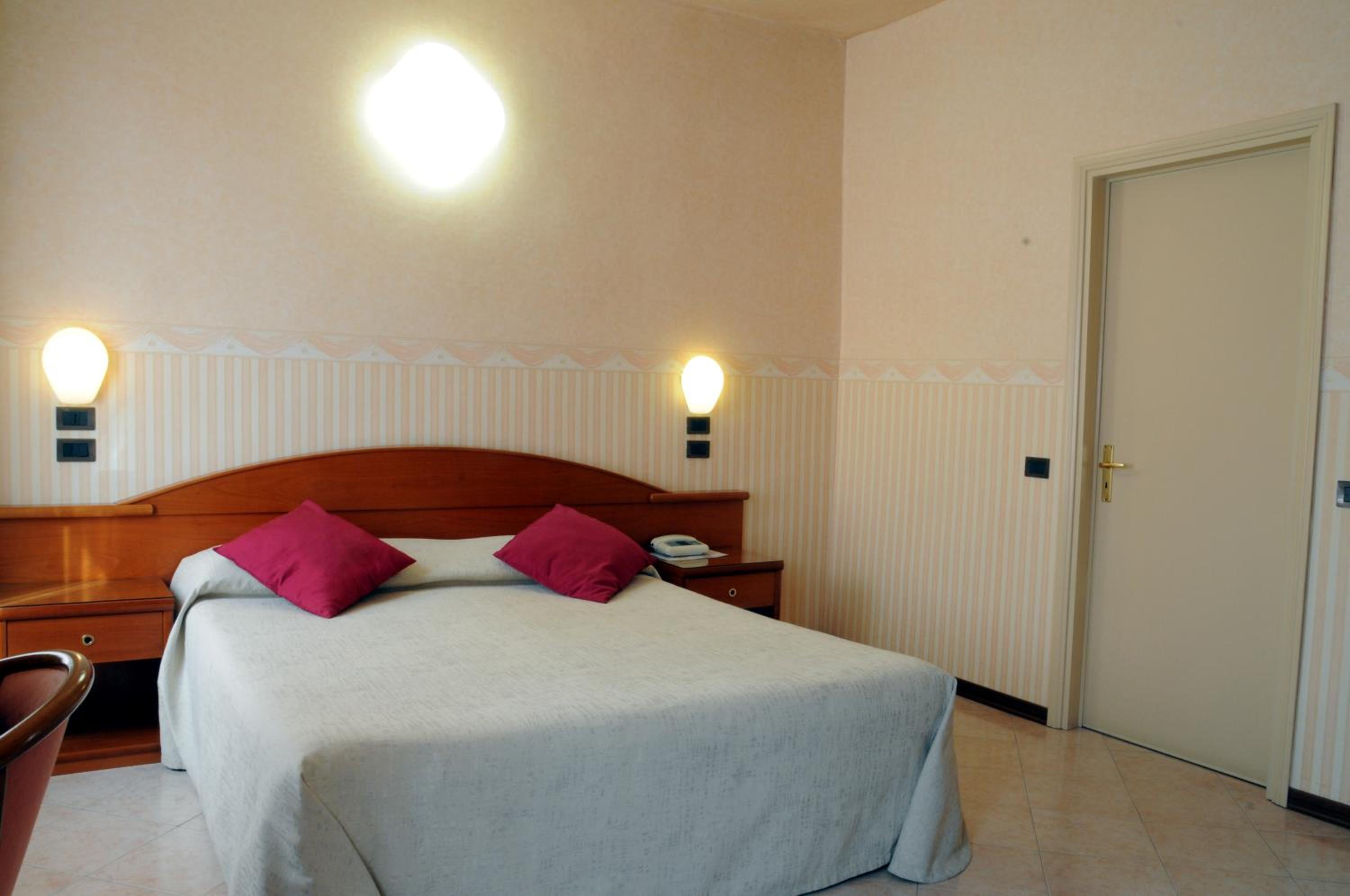 Superior Double Room - Photo 4
