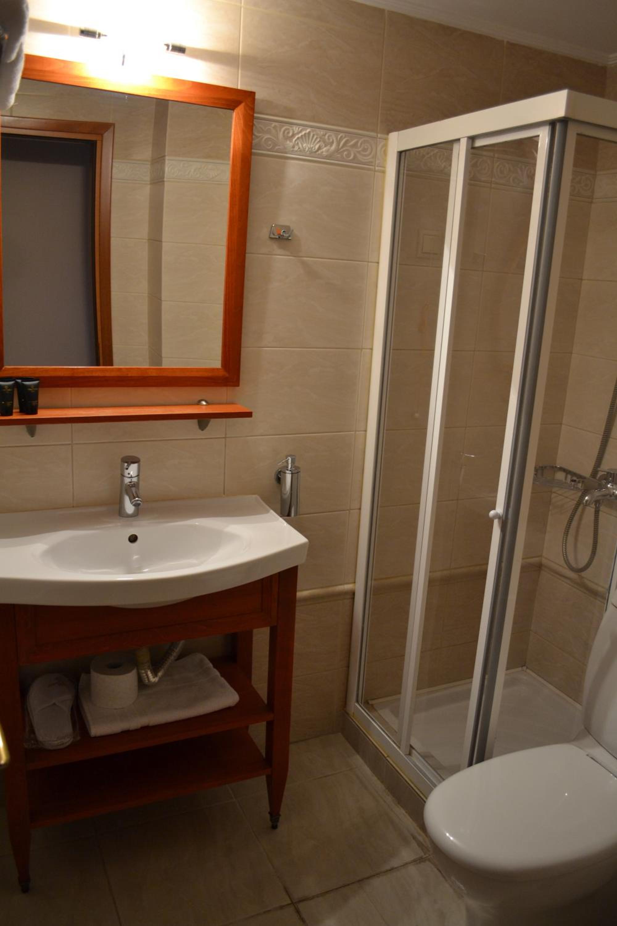 Double or Twin Room - Photo 2