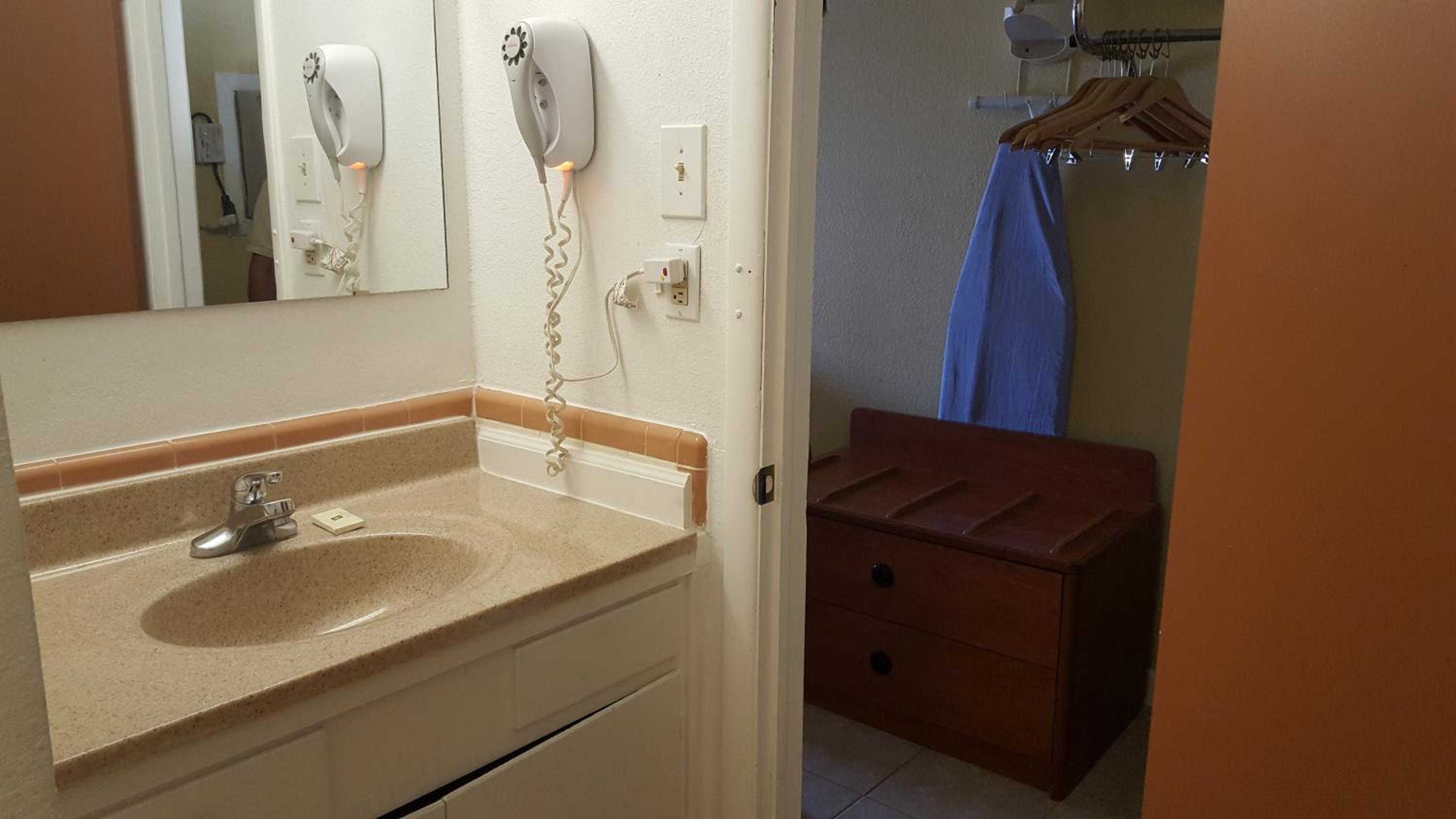 Double Room - Photo 4