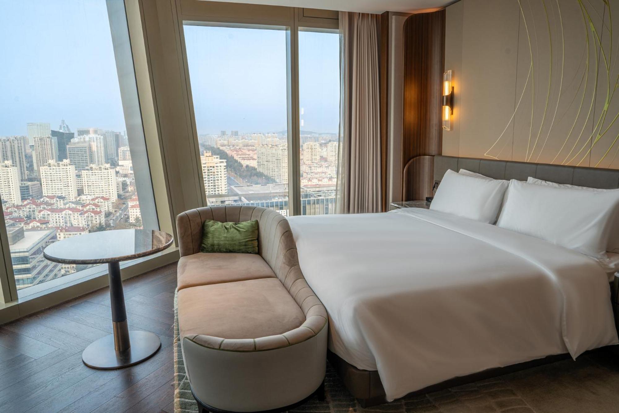 MGM 270-degree Partial Skyline Ocean View King
