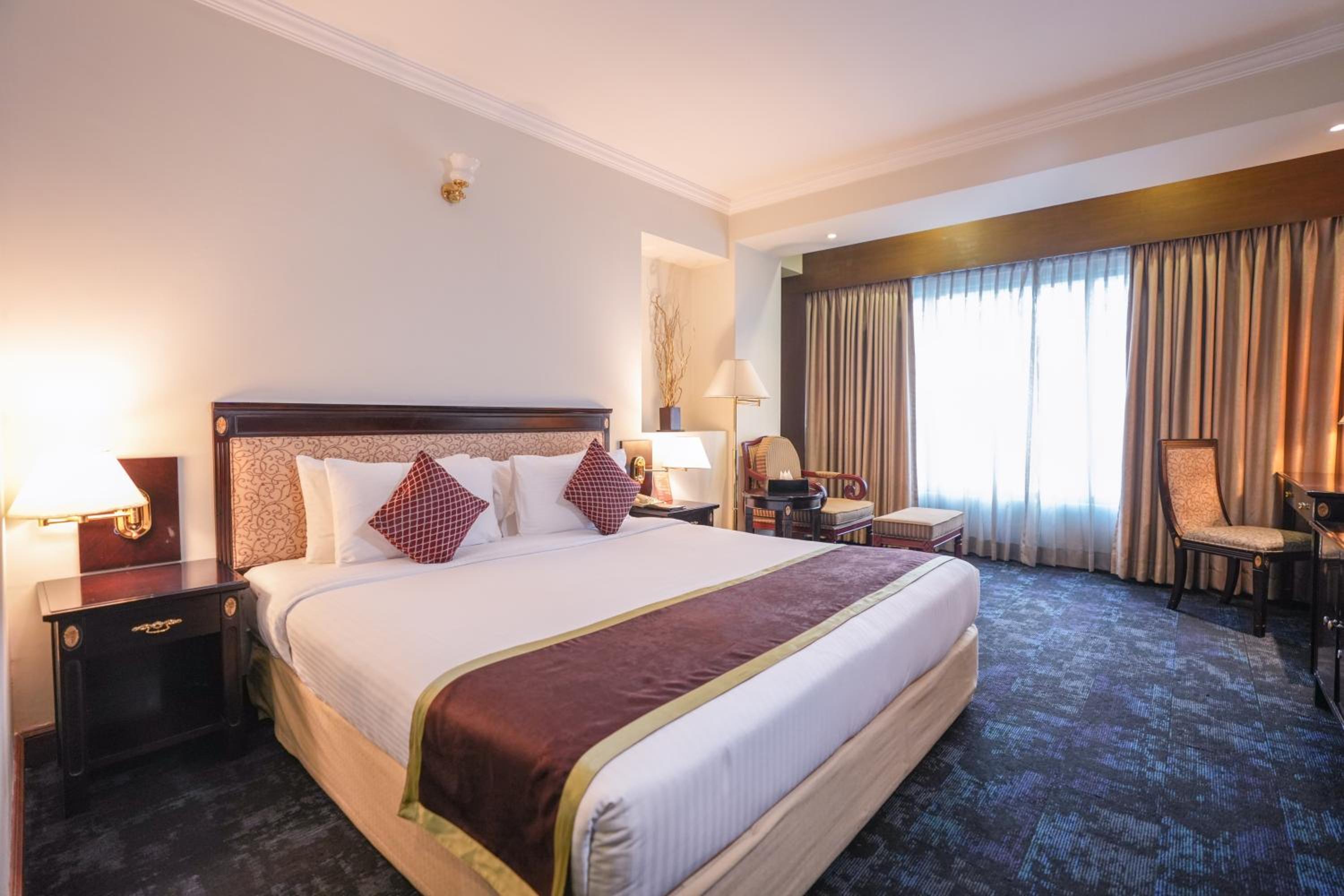 Superior King Room