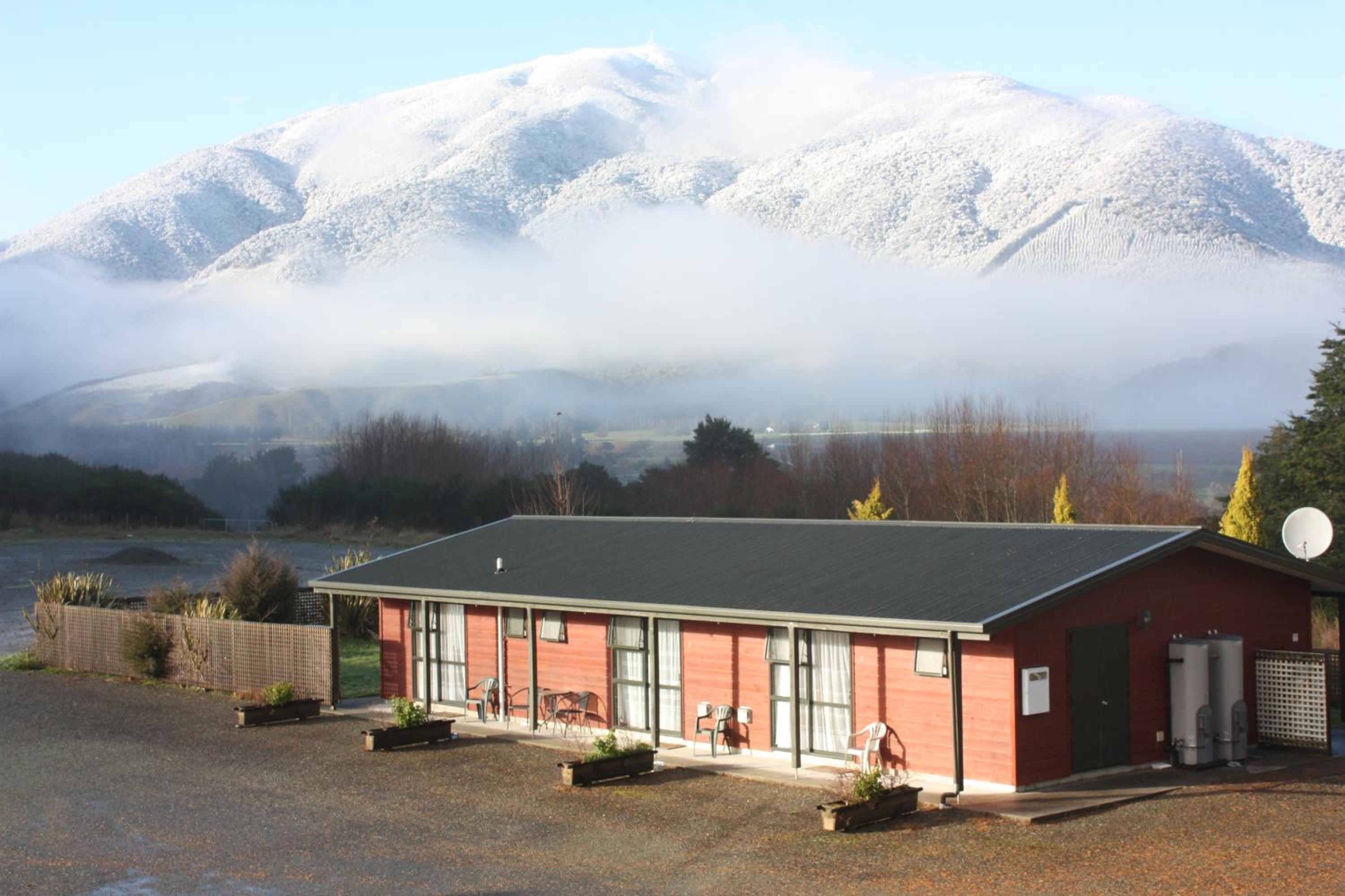 Double or Twin Room with Mountain View - Photo 2