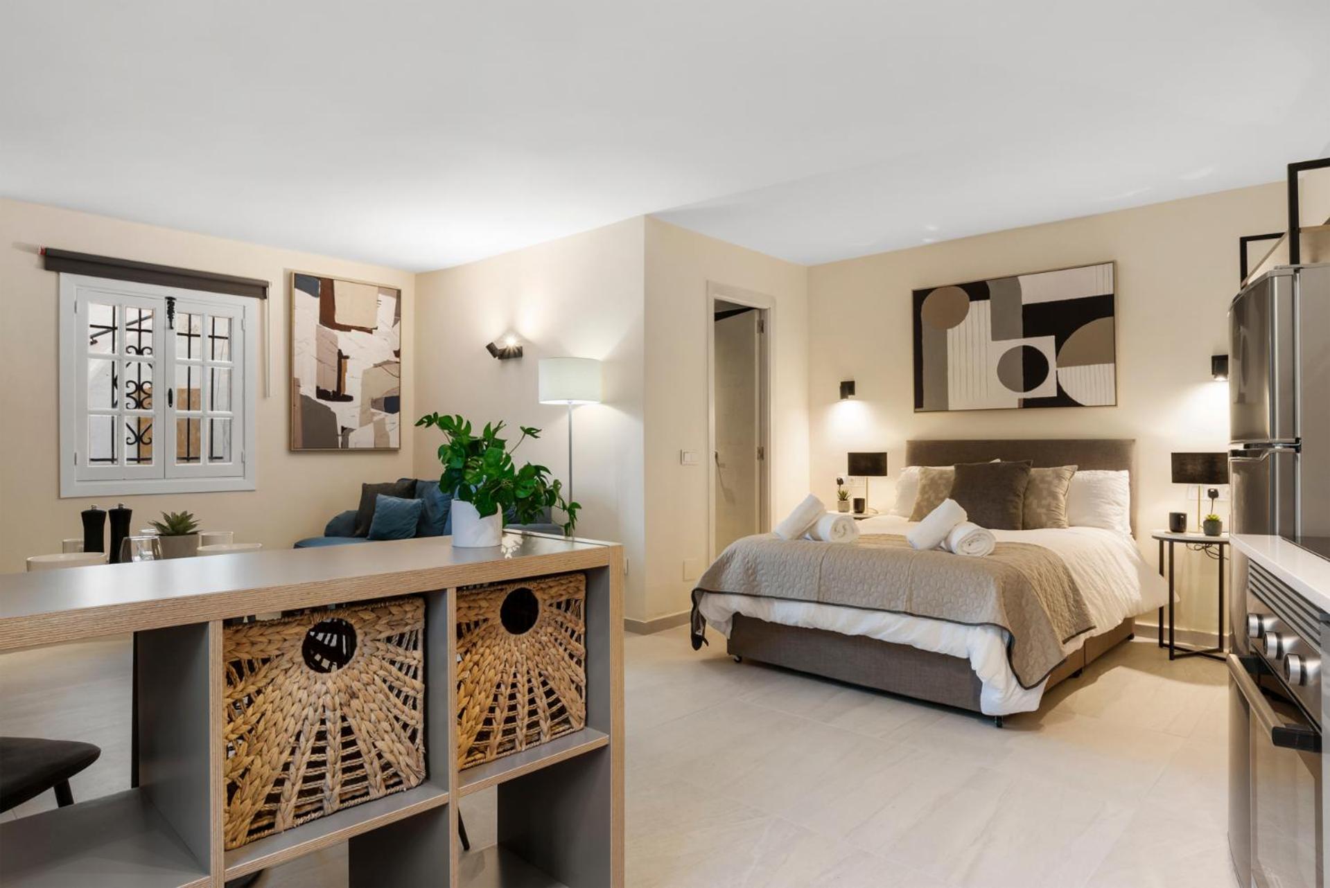 One-Bedroom Apartment