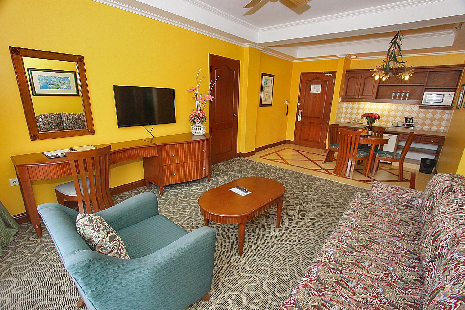 Executive Suite - Photo 2