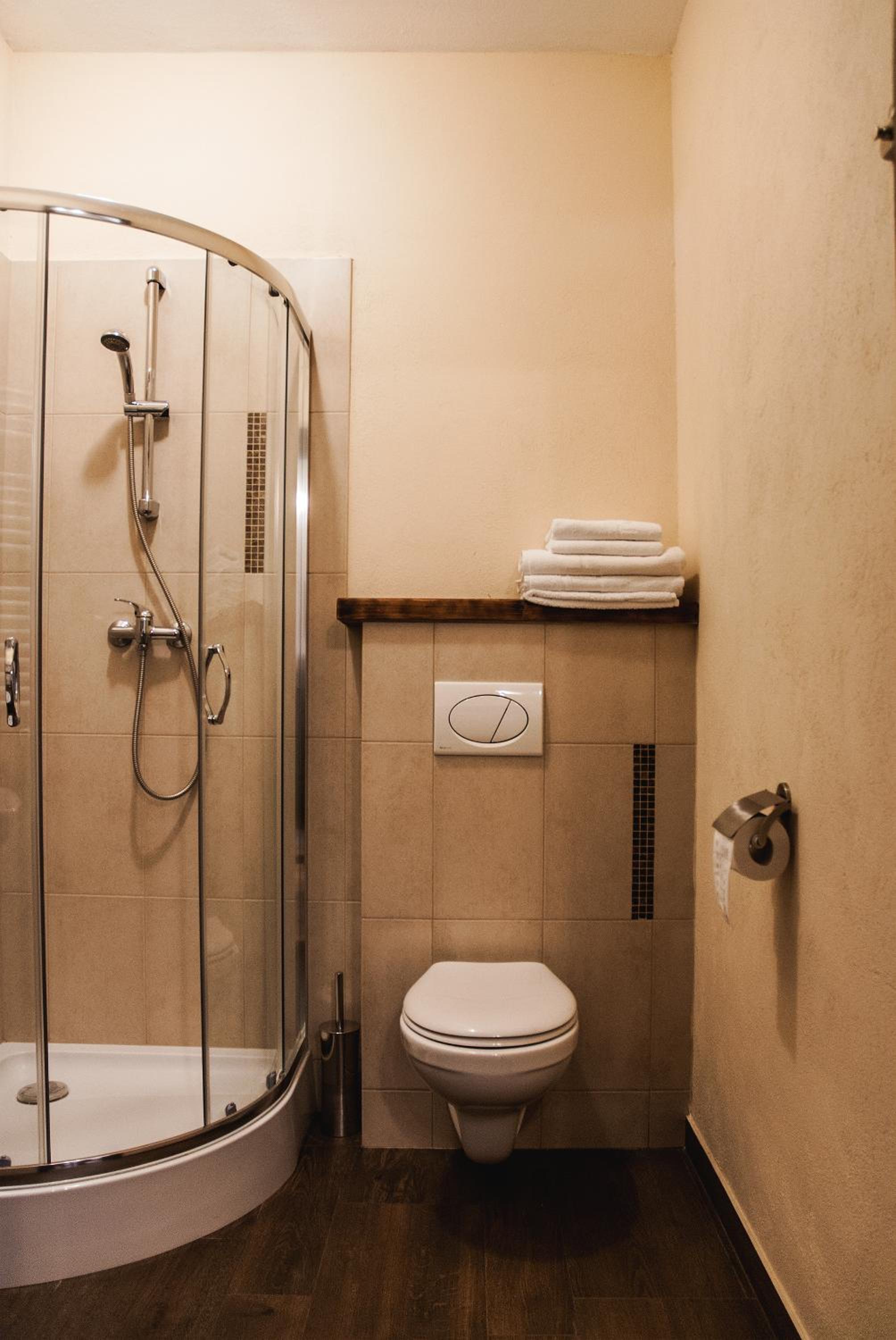 Double Room with Private Bathroom - Photo 5