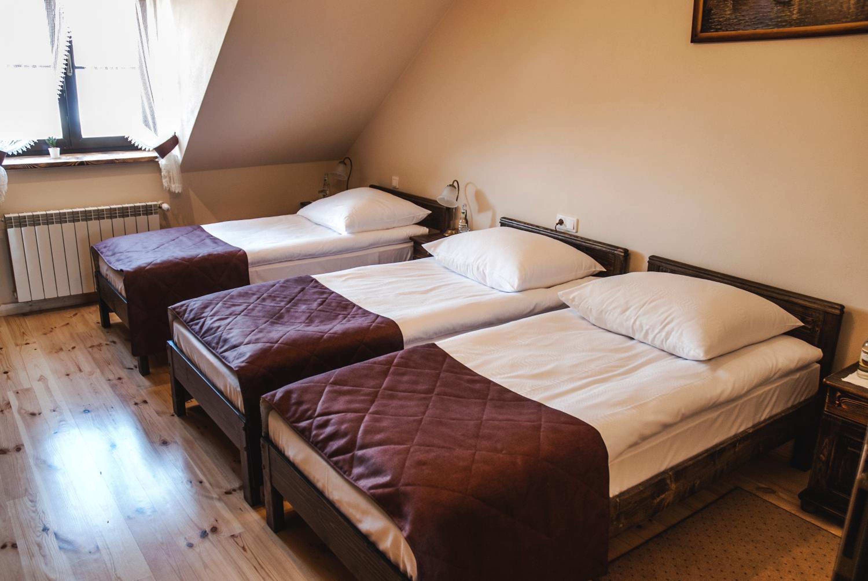 Triple Room with Bathroom - Photo 4