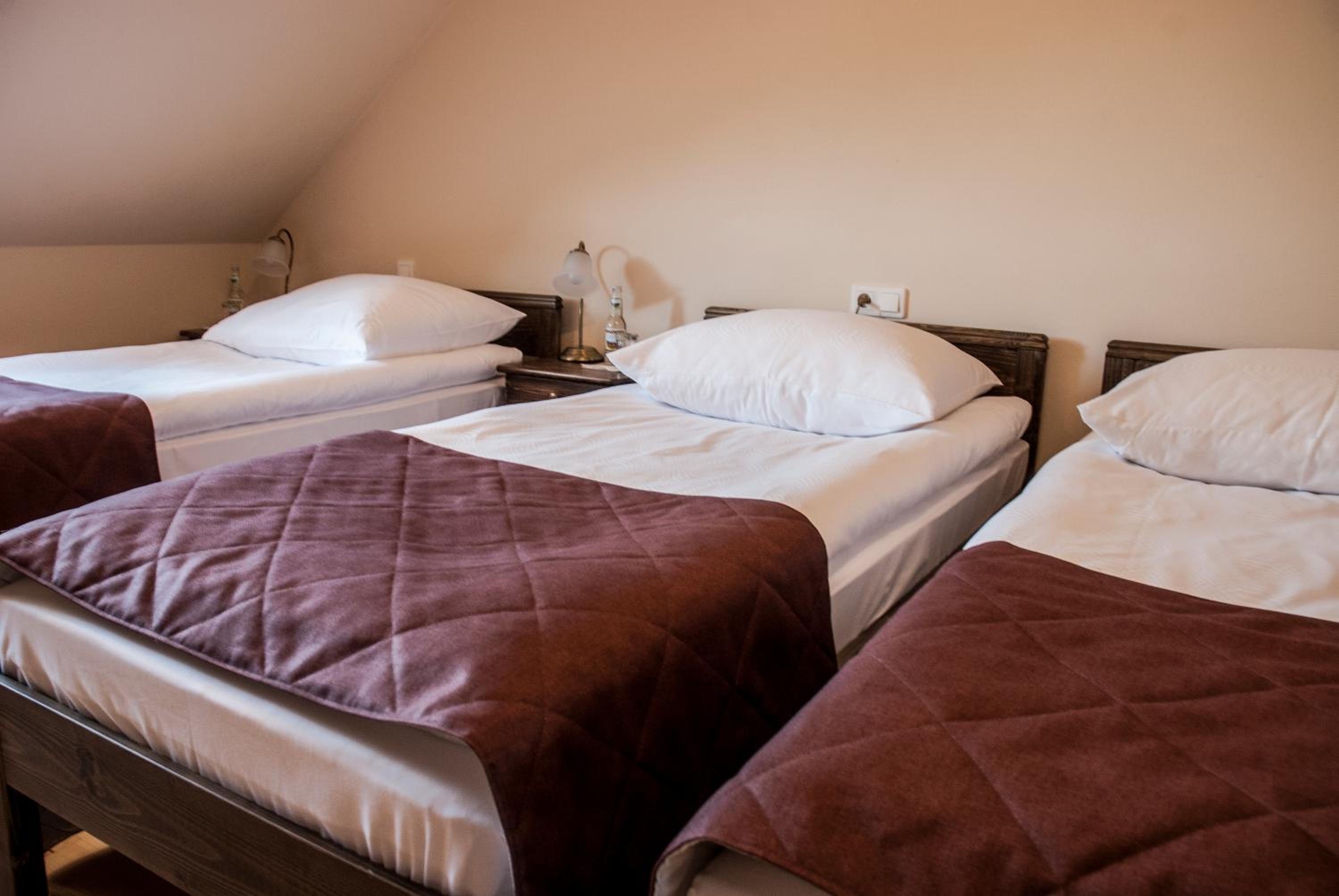 Triple Room with Bathroom - Photo 1
